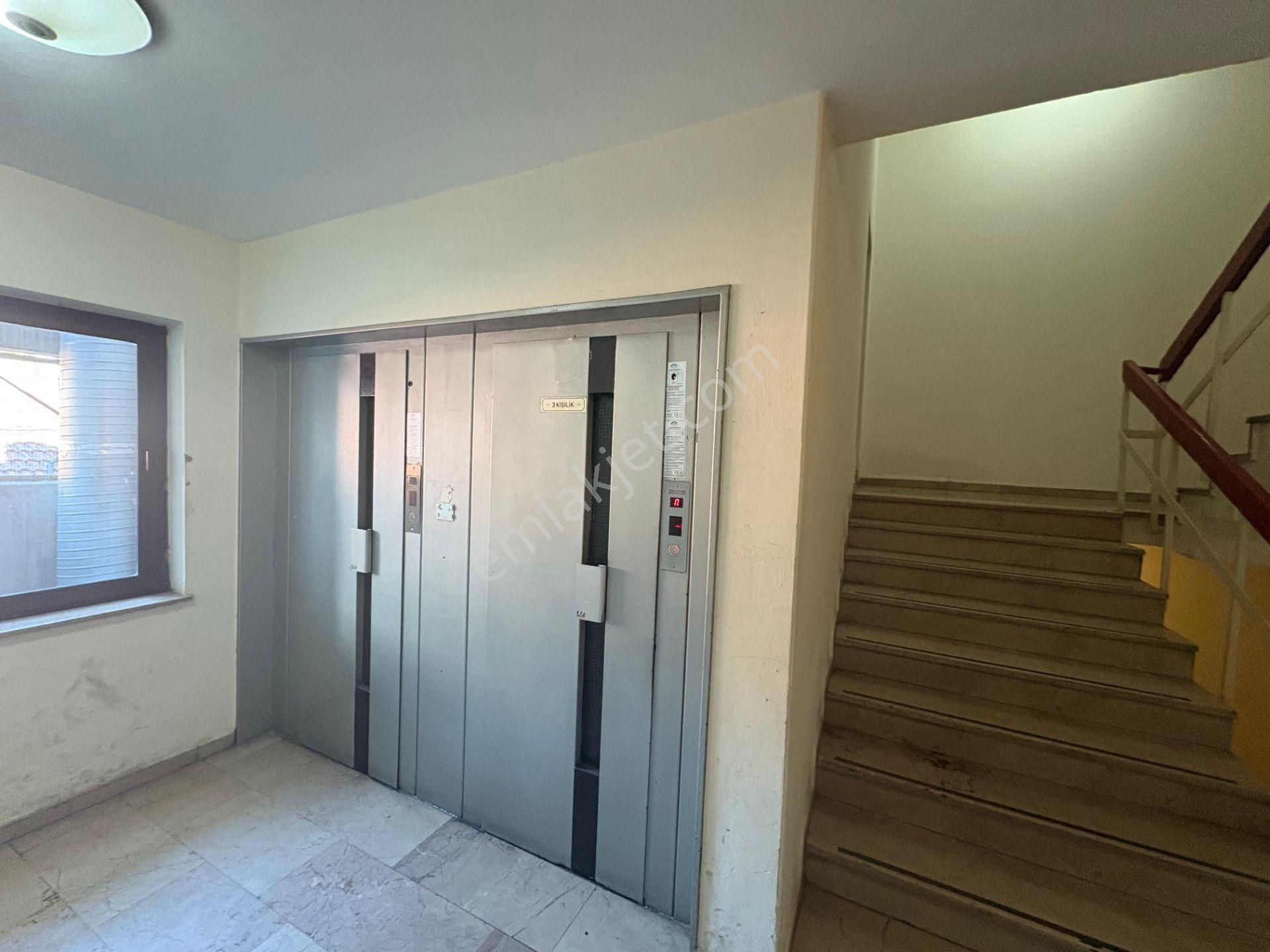 İstanbul Beyoğlu Halep Pasajı'nda Kiralık Ofis - Görsel 6