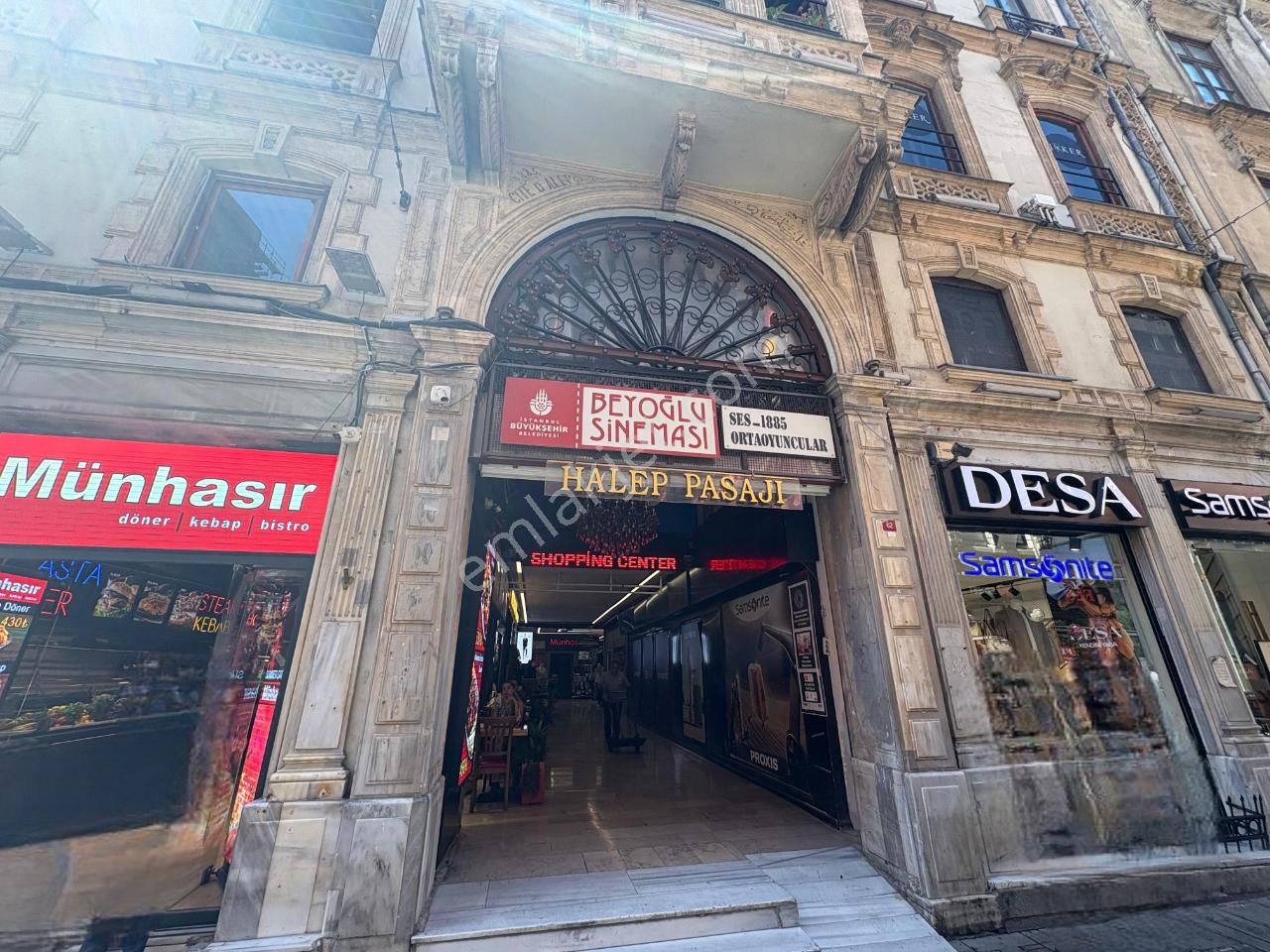 İstanbul Beyoğlu Halep Pasajı'nda Kiralık Ofis