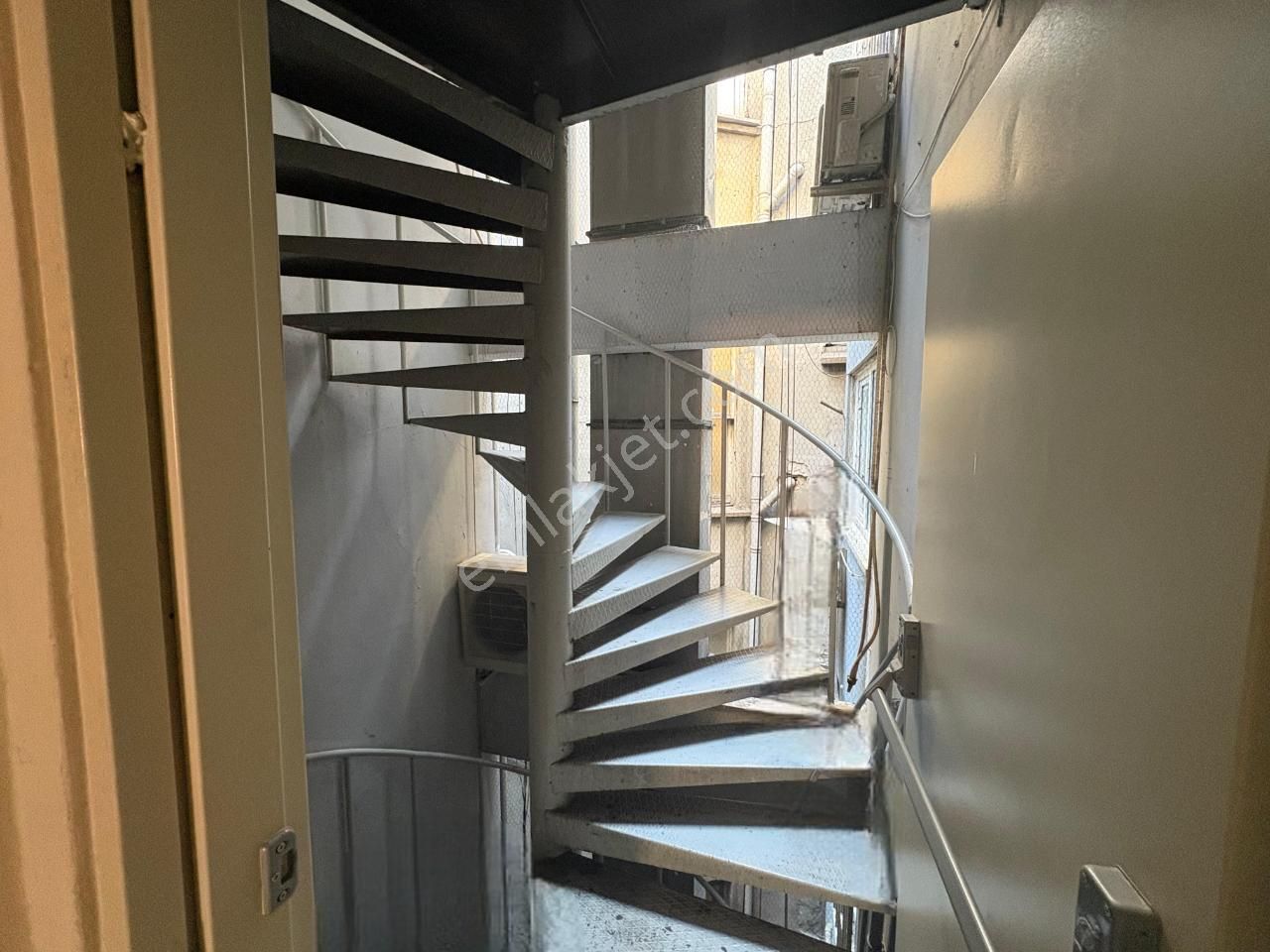 İstanbul Beyoğlu Halep Pasajı'nda Kiralık Ofis - Görsel 15