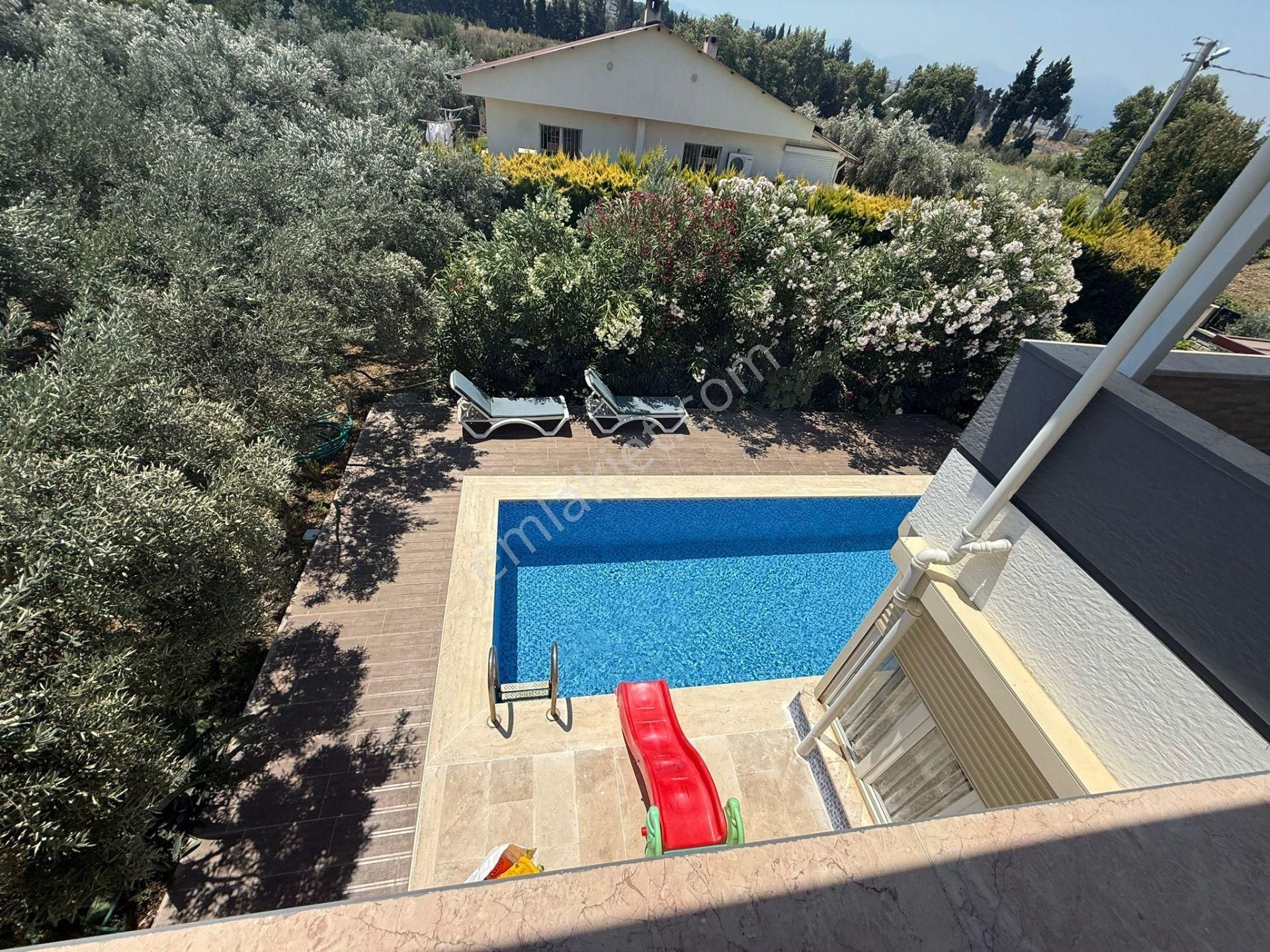 Kuşadası Karaova Mah. Satılık Havuzlu,bahçeli Müstakil Ev - Görsel 11