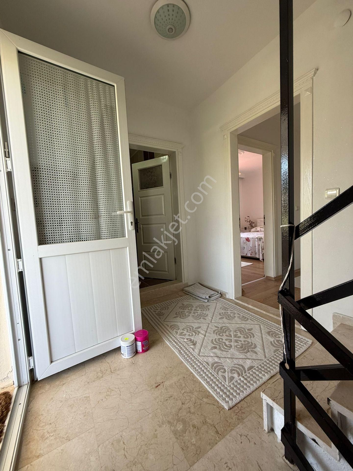 Kuşadası Karaova Mah. Satılık Havuzlu,bahçeli Müstakil Ev - Görsel 18