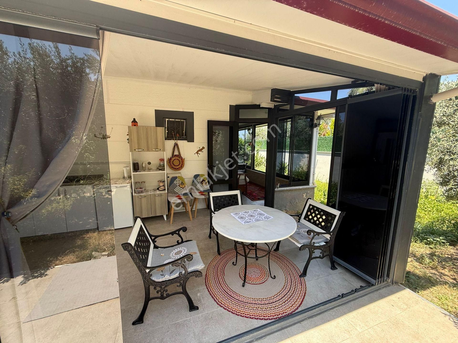 Kuşadası Karaova Mah. Satılık Havuzlu,bahçeli Müstakil Ev - Görsel 6