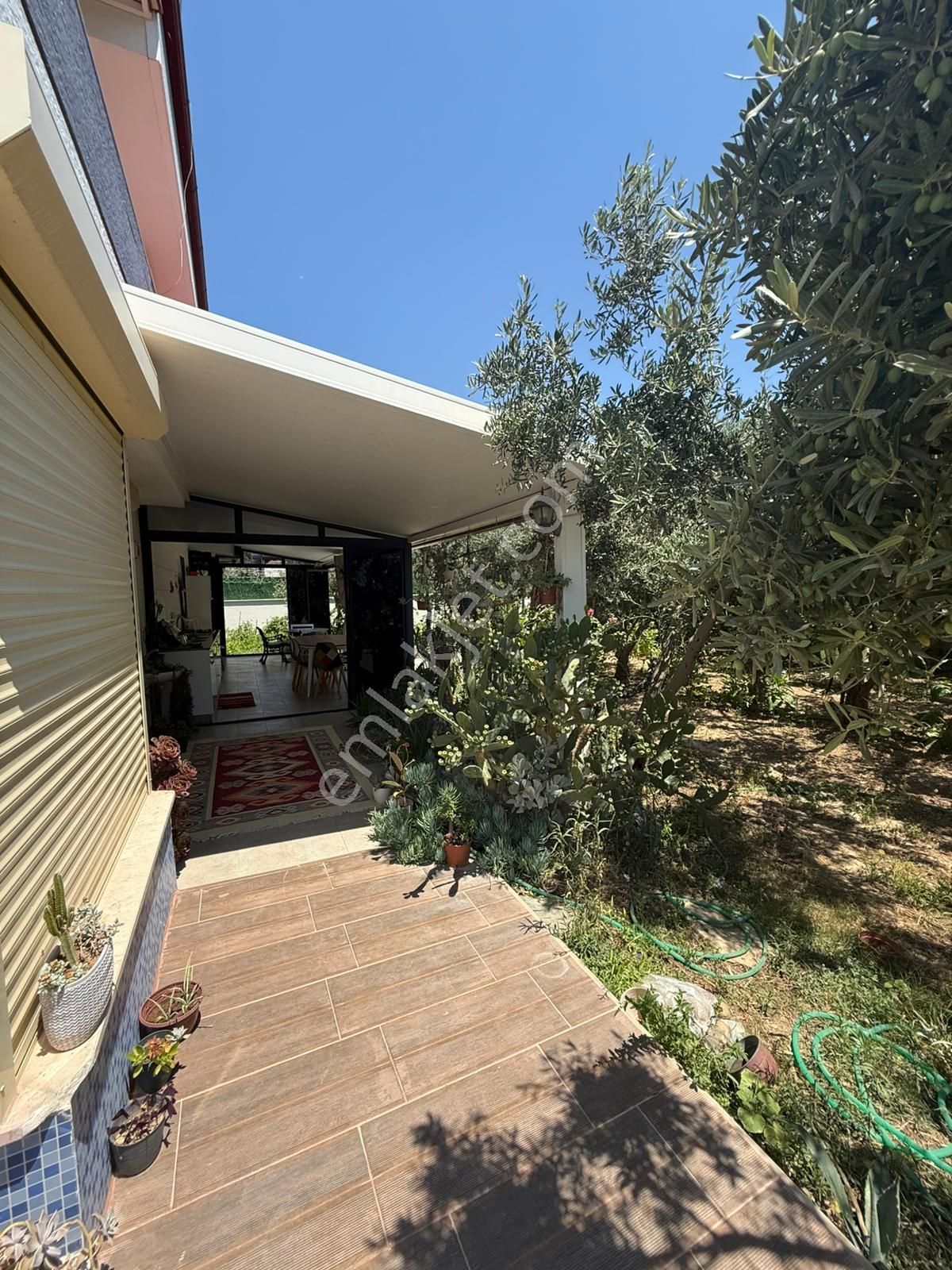 Kuşadası Karaova Mah. Satılık Havuzlu,bahçeli Müstakil Ev - Görsel 8