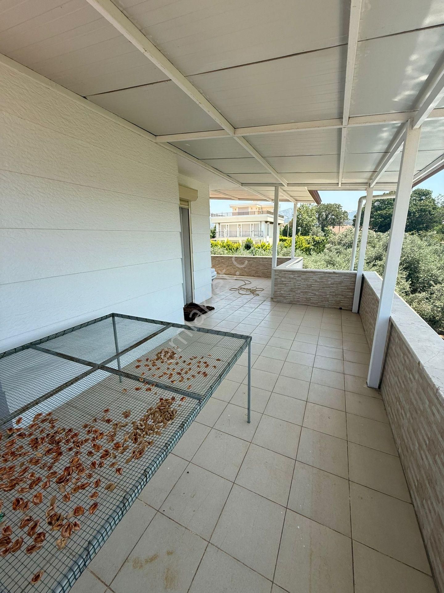 Kuşadası Karaova Mah. Satılık Havuzlu,bahçeli Müstakil Ev - Görsel 31