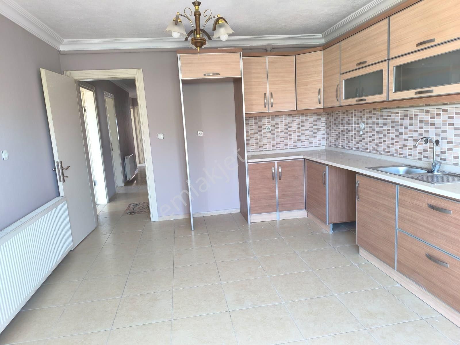 Akçay İkizcay Zafer Köprüsüne Yakın 3+1 Boş Kiralık Daire