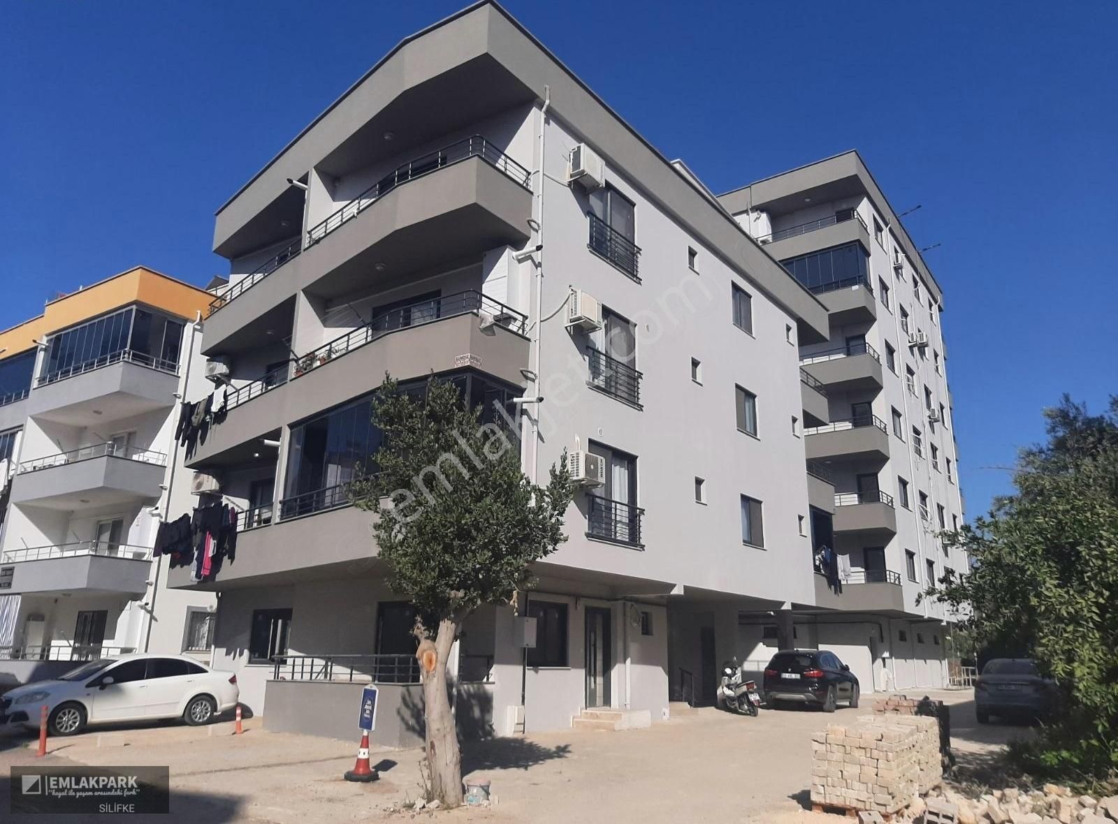 Emlakpark Dan Gazi Mahallesinde Doğalgazlı Binada Satılık 2+1