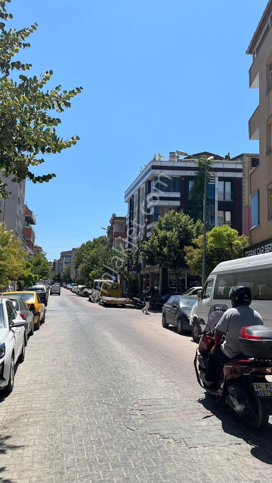 Bayrampaşa Cevatpaşa’da Kiralık Otomatik Kepenkli Dükkan