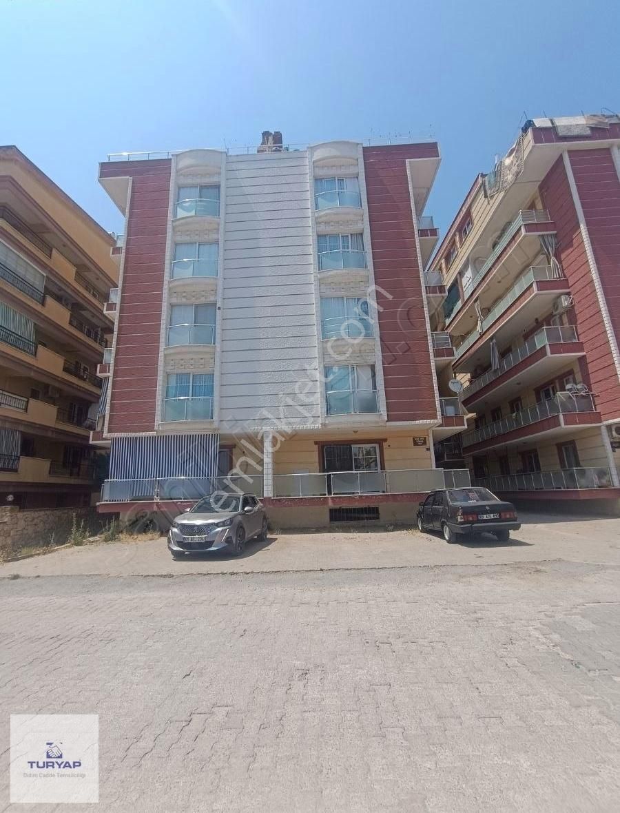 Didim Yeni Mahalle'de Asansörlü Ara Katta 3+1ayrı Mutfak Daire