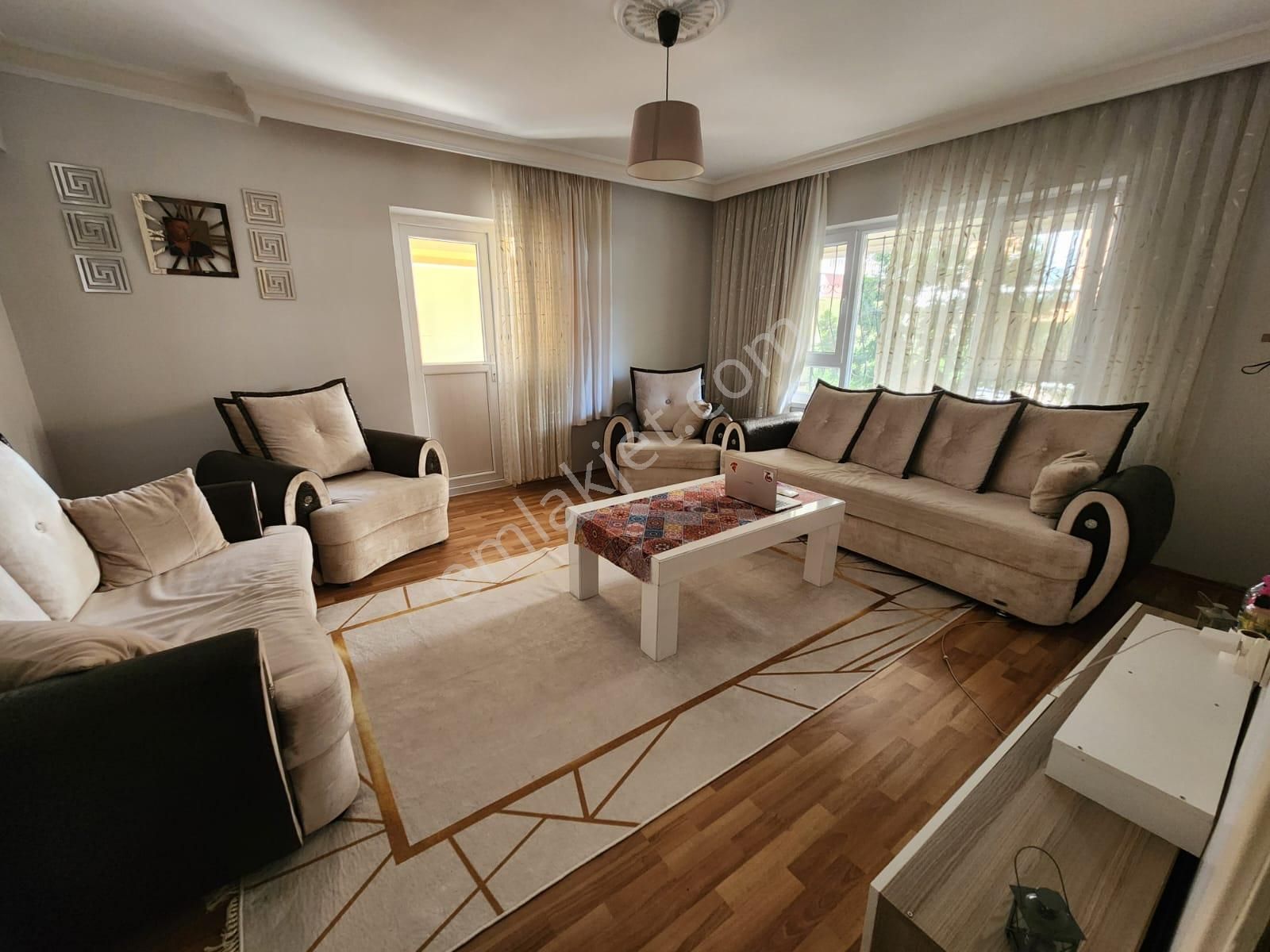 Kardeşlerde Kat Konumunda Yapılı 3+1 Yüksek Giriş