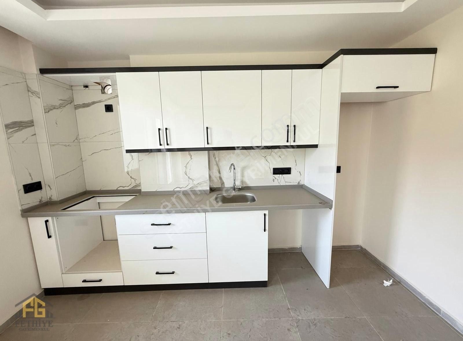 Çamköy'de Fırsat Satılık 3+1 Çatı Dubleks Daire