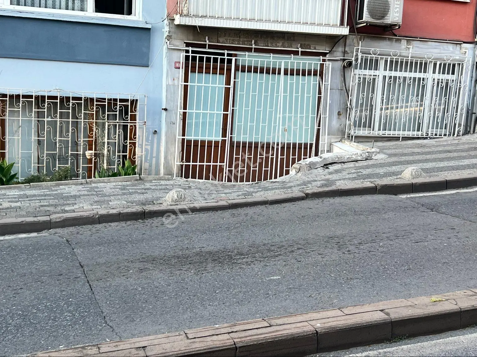 Selami Ali Efendi Caddesi Üzerinde Satılık Dükkan - Görsel 2