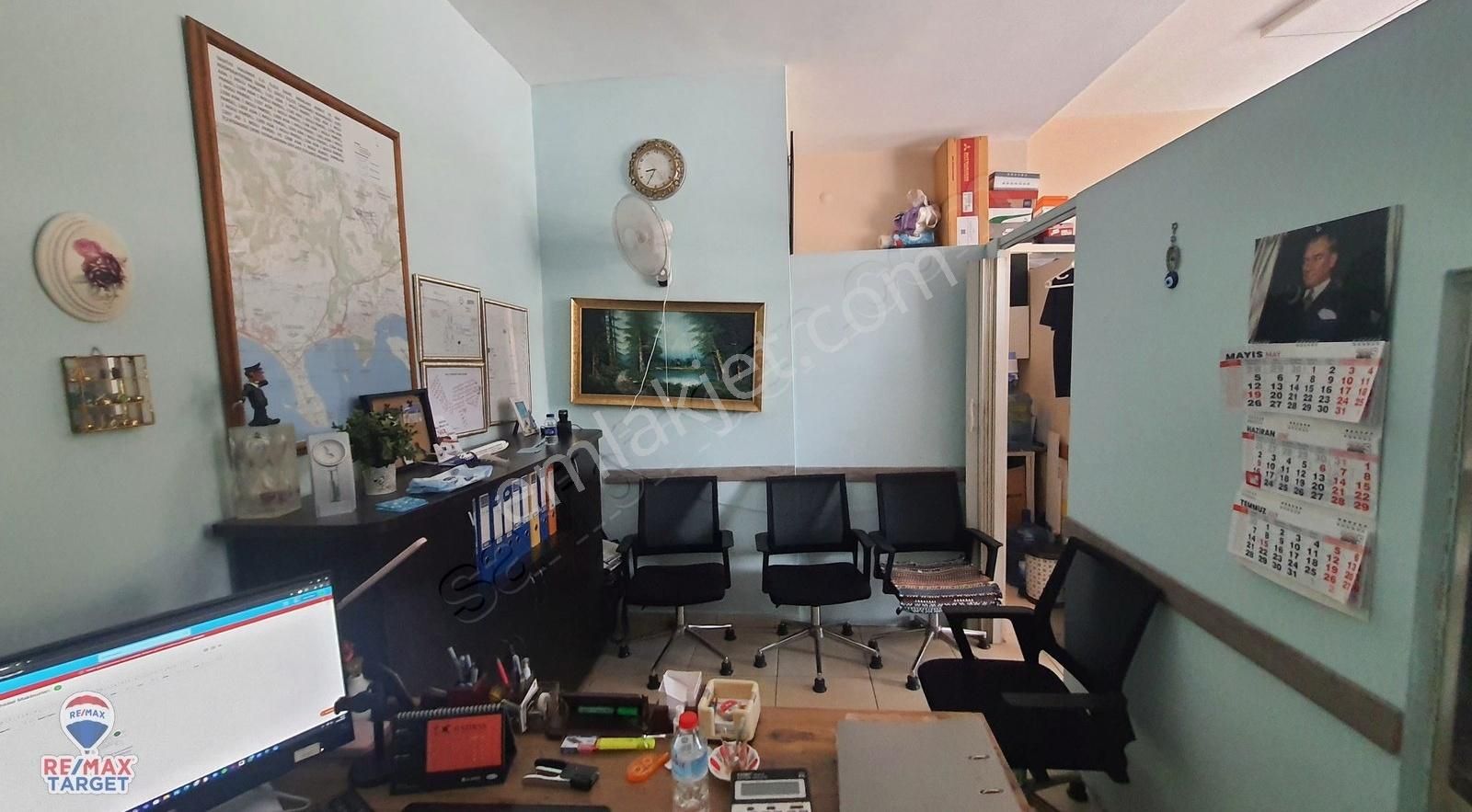 Alaybey Sahil'in Bir Arka Sokağında Bacalı Dükkan 40m2 - Görsel 16