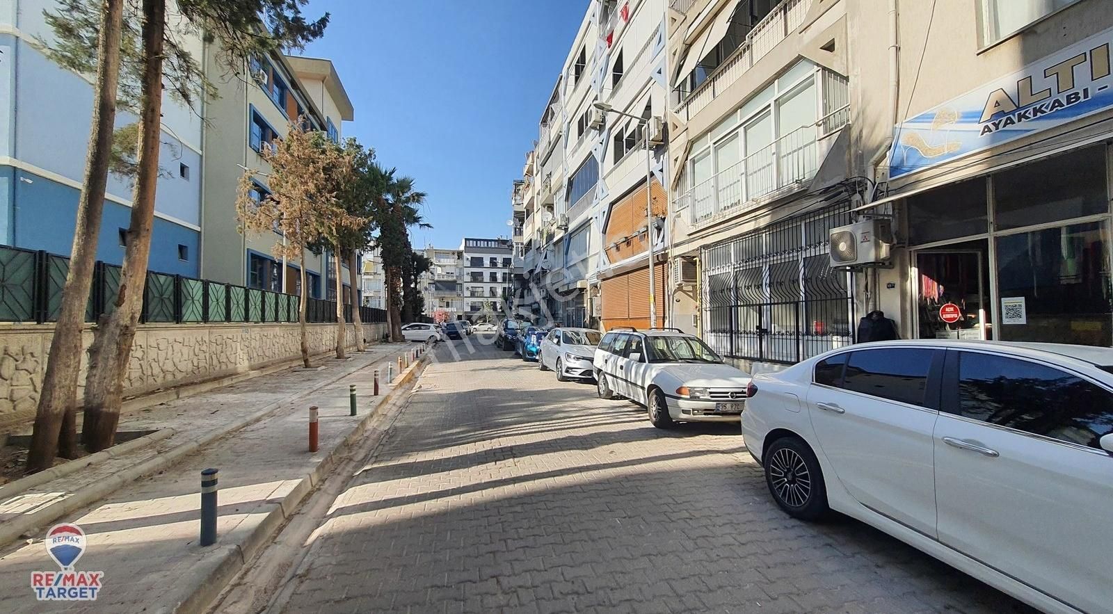 Alaybey Sahil'in Bir Arka Sokağında Bacalı Dükkan 40m2 - Görsel 11