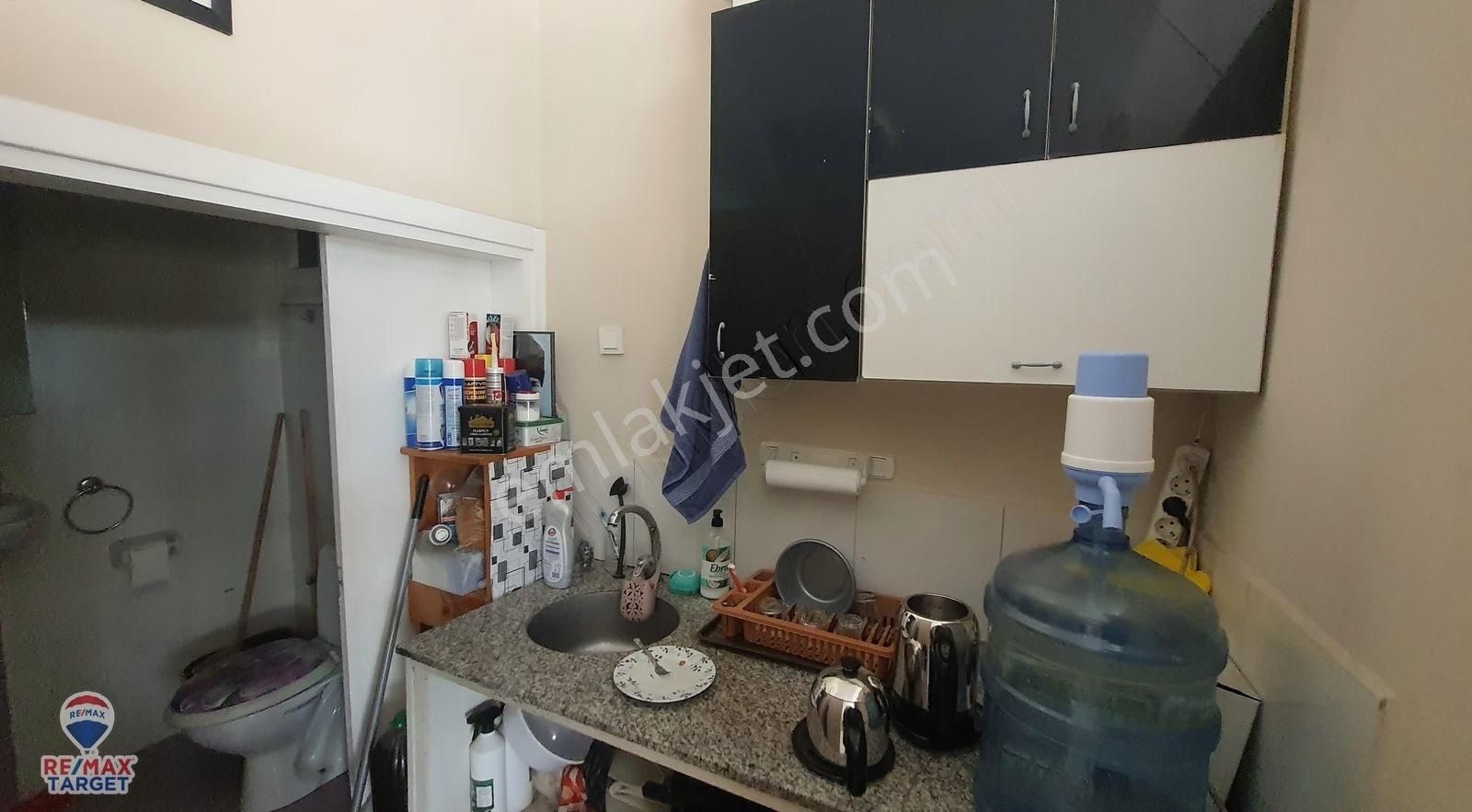 Alaybey Sahil'in Bir Arka Sokağında Bacalı Dükkan 40m2 - Görsel 15
