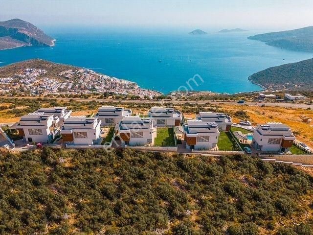 İza Emlak'tan Kalkan’da Lüks Deniz Manzaralı Villalar – Zarafet Ve Doğanın Buluştuğu Nokta