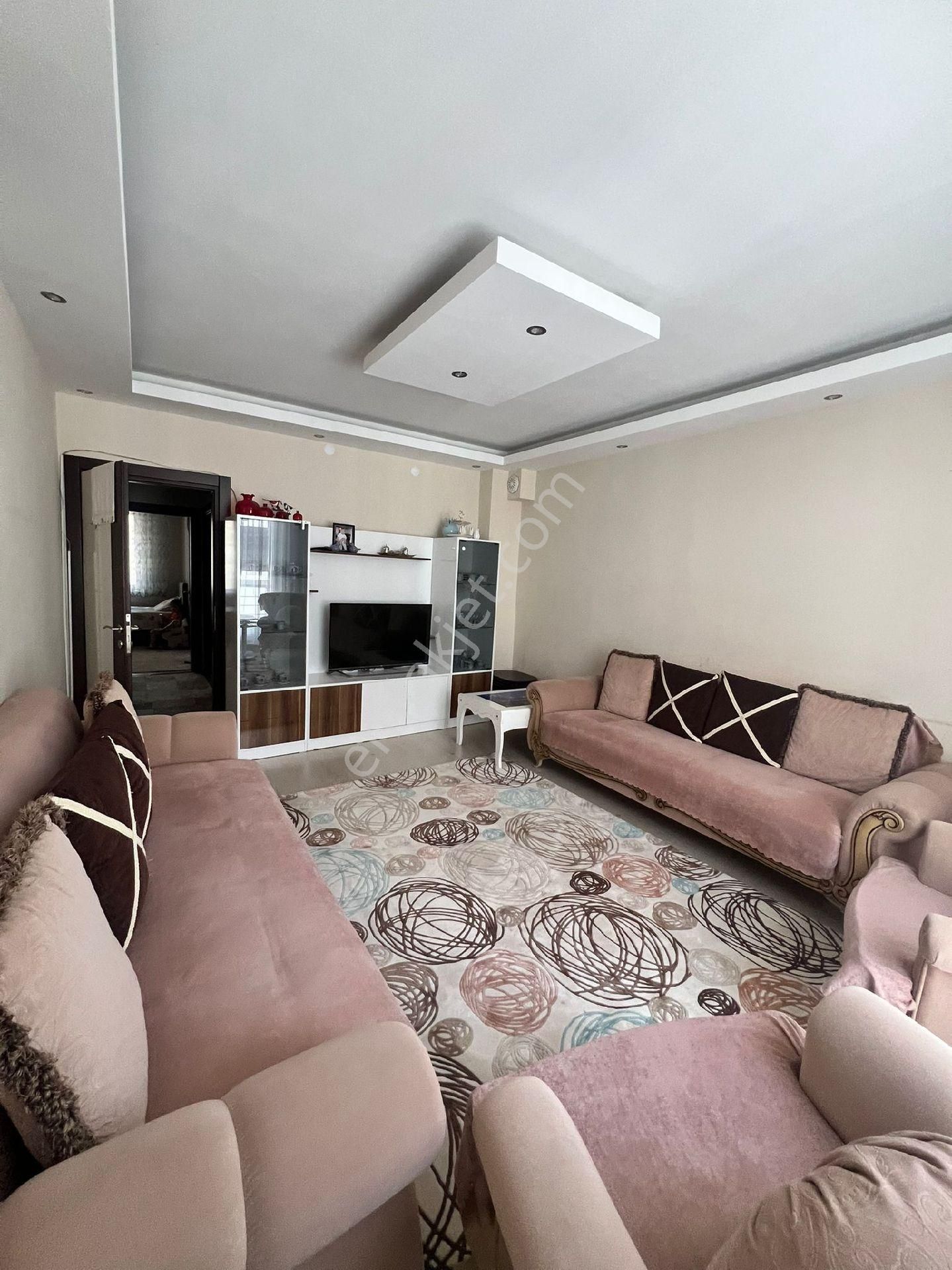 Ömerağa Mahallesi Perşembe Pazarı Yakını 2+1