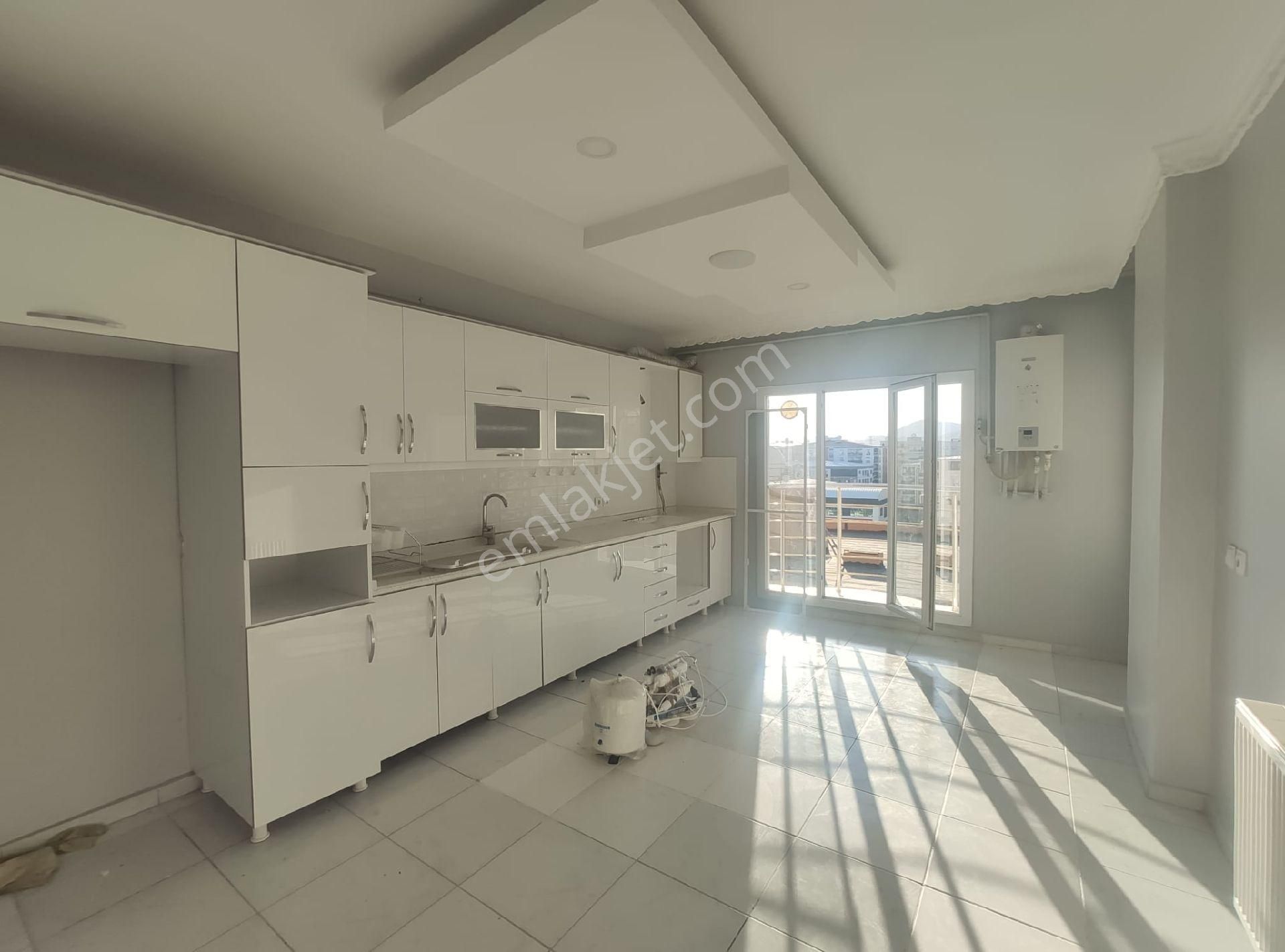Sahra Emlaktan Yenikent Toki Havalimanı Caddesinde Kiralık Lüx Daire