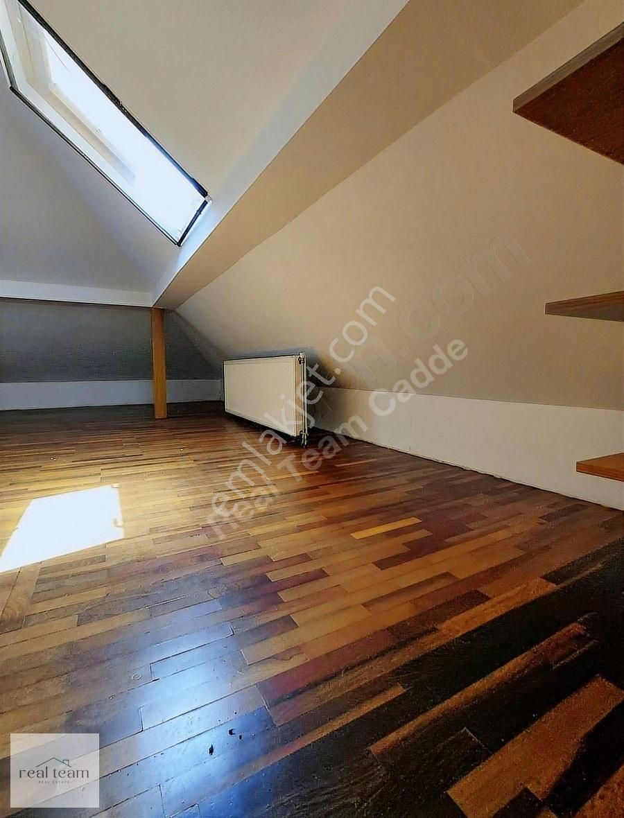 Özelgün Konaklarında Ağaçlar İçinde Net 200m² Çatı Dubleksi