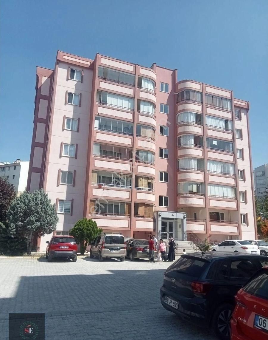 Yeni Batı Mah Akasya Evleri Sitesinde Satılık 3+1 Kombili 3 Kat Asansor Otoparklı Daire