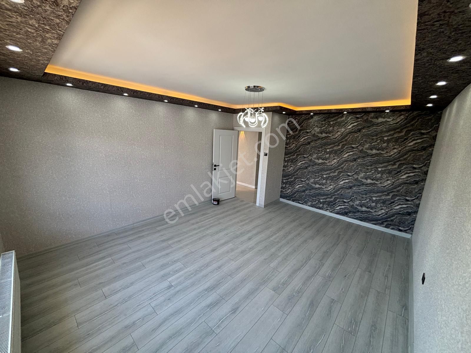Tuna'dan Canan Sok'ta 3+1 Ultralüx Yapılı E.banyolu Katta Güney