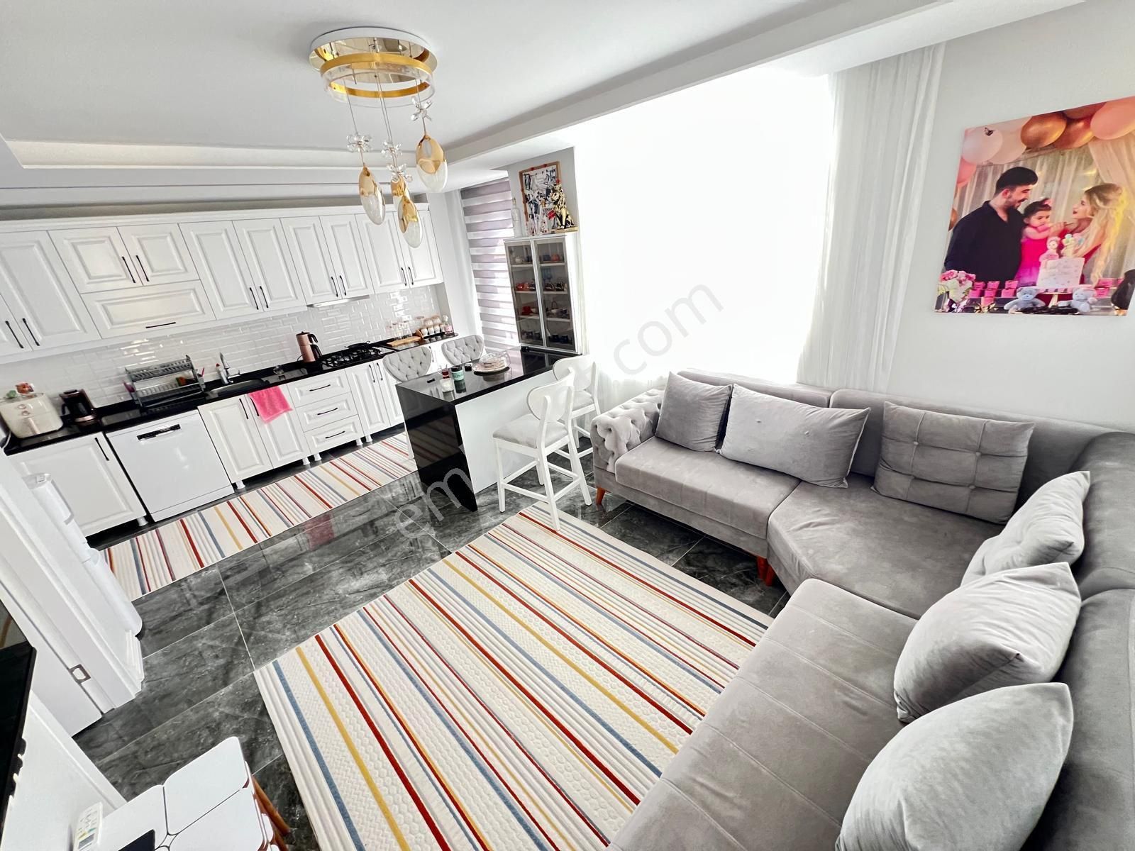 Üstünkent Emlak'tan Cumhuriyet Mah 3+1 Satılık Daire