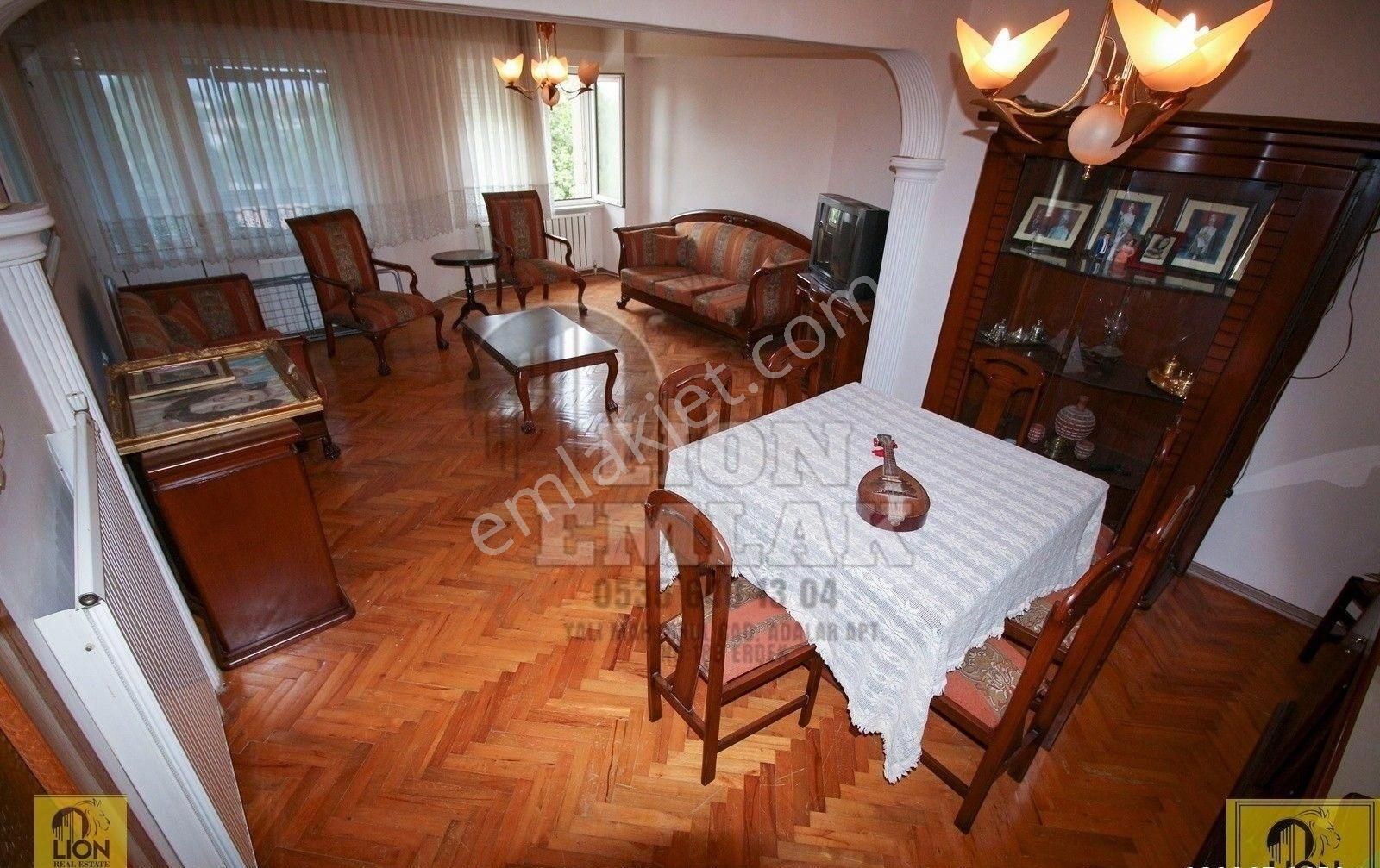 Erdek Zübeyde Hanım Caddesi Üzerinde 2+1 2 Adet Dairenin Birleşiminden Oluşan Emsalsiz Satılık Daire