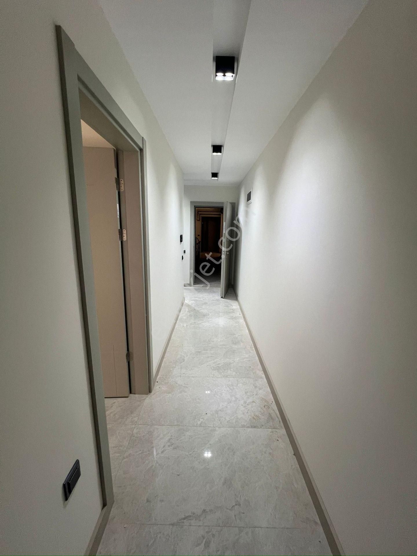 Antalya Güllük De Sıfır Lüks Binada 1+1 Satılık Daire Franke+daikın