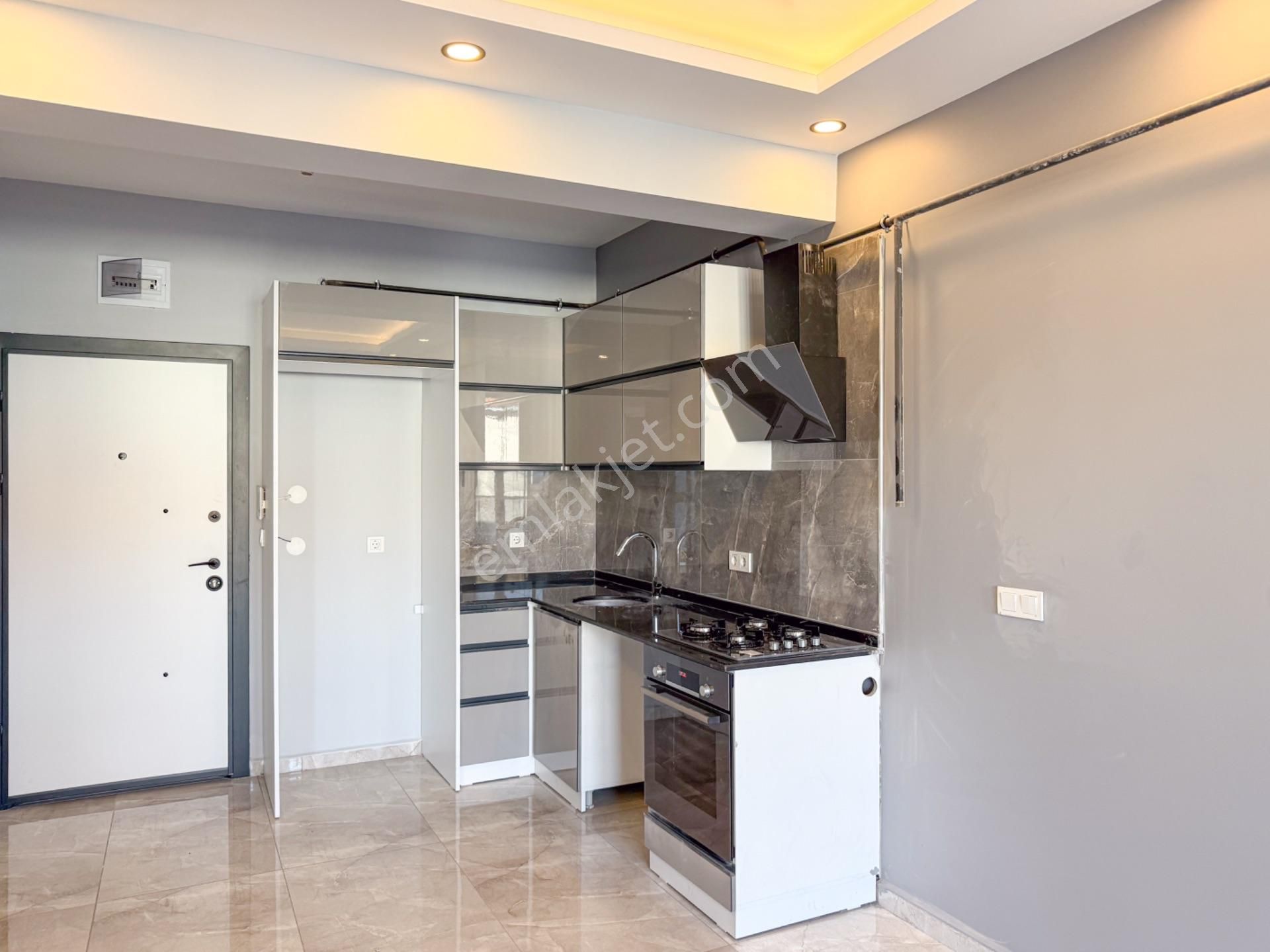 Barbaros'ta Deniz Manzaralı Geniş Lüks 1+1 Satılık Daire - Görsel 11