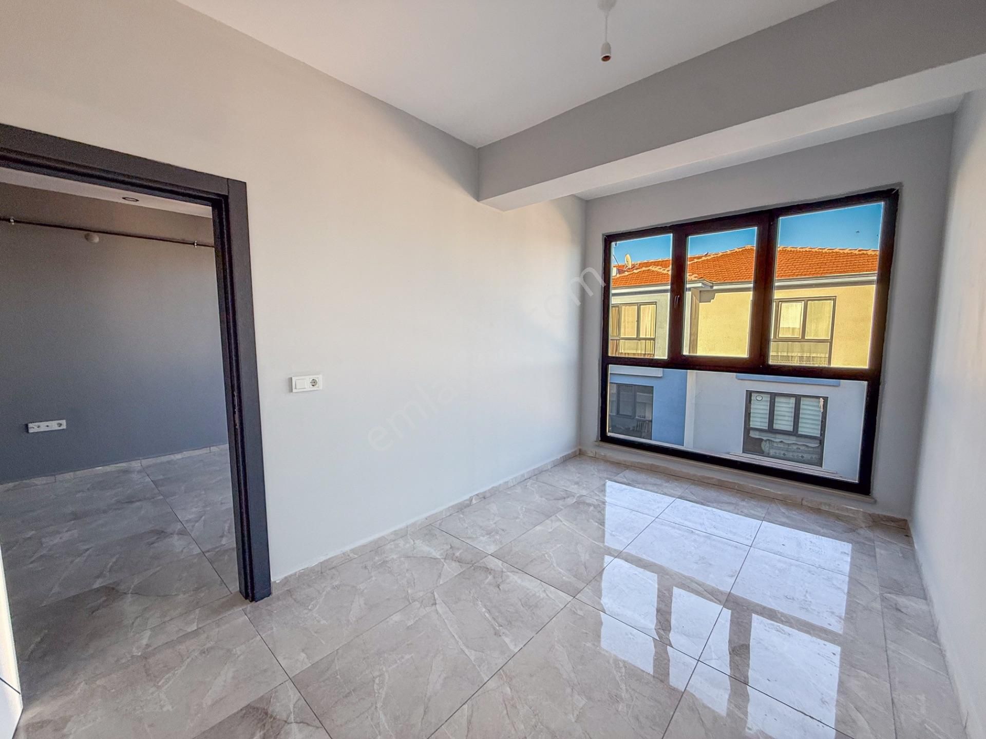 Barbaros'ta Deniz Manzaralı Geniş Lüks 1+1 Satılık Daire - Görsel 24