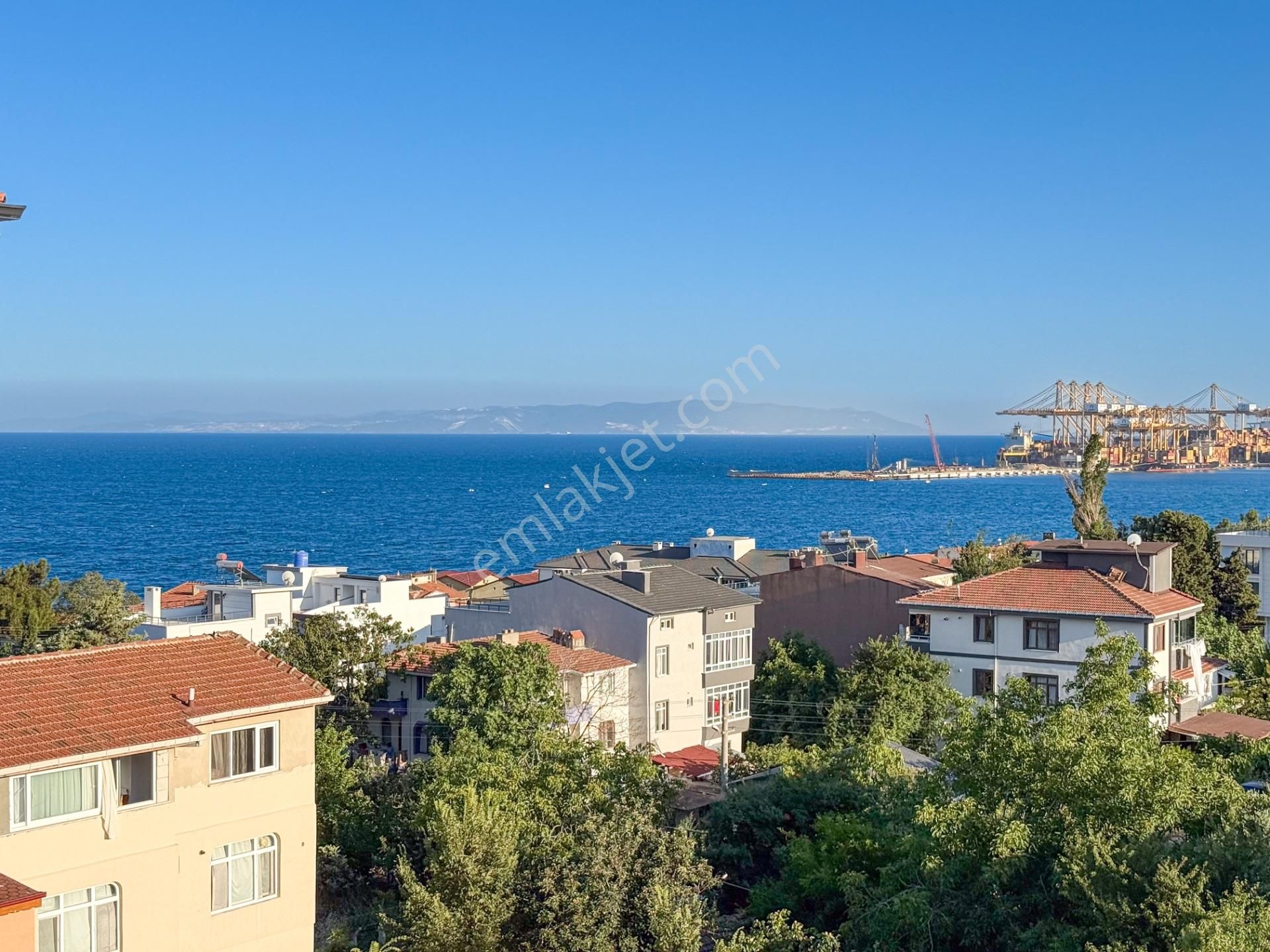 Barbaros'ta Deniz Manzaralı Geniş Lüks 1+1 Satılık Daire - Görsel 19