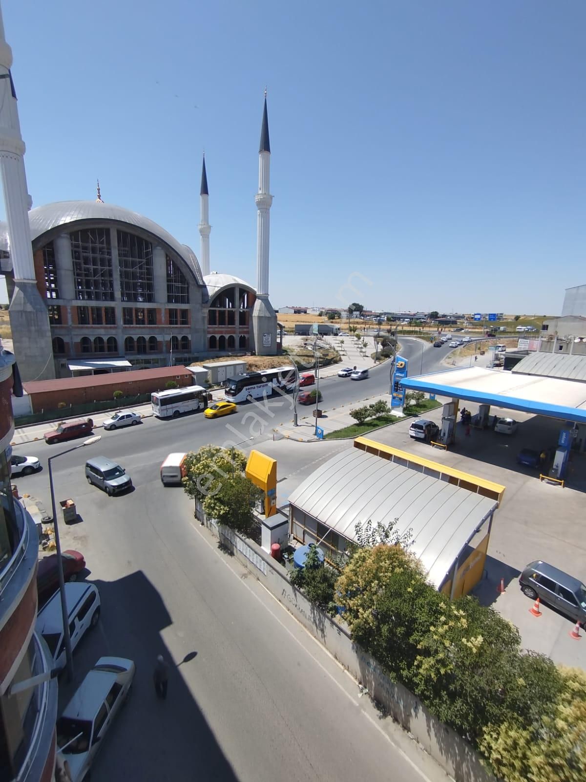 Kapaklı Meydanda
