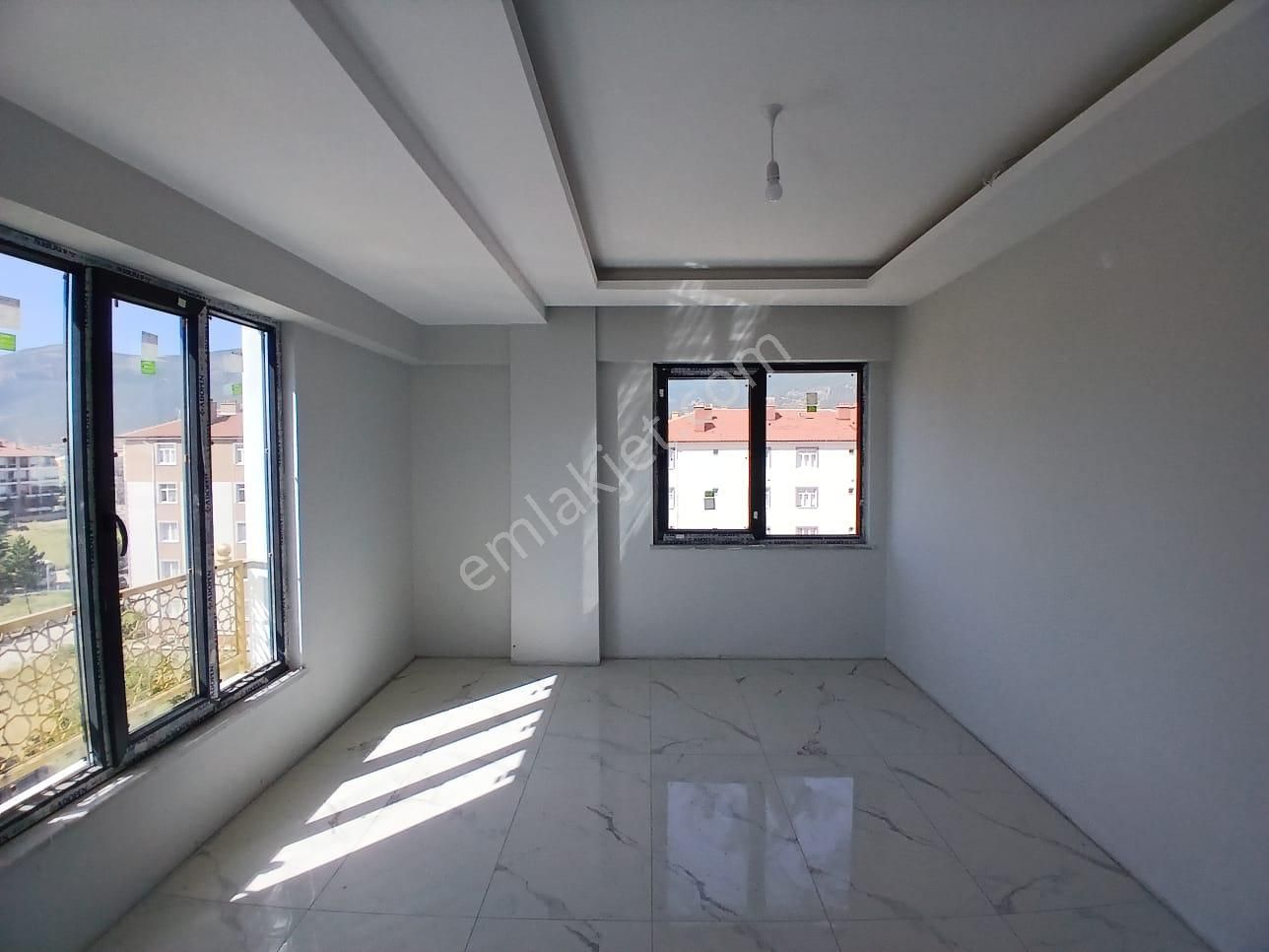 Akçay Emlak'tan Akşehir Park Hayat Hastahanesi Civarında Anahtar Teslim Satılık 2+1 Daire