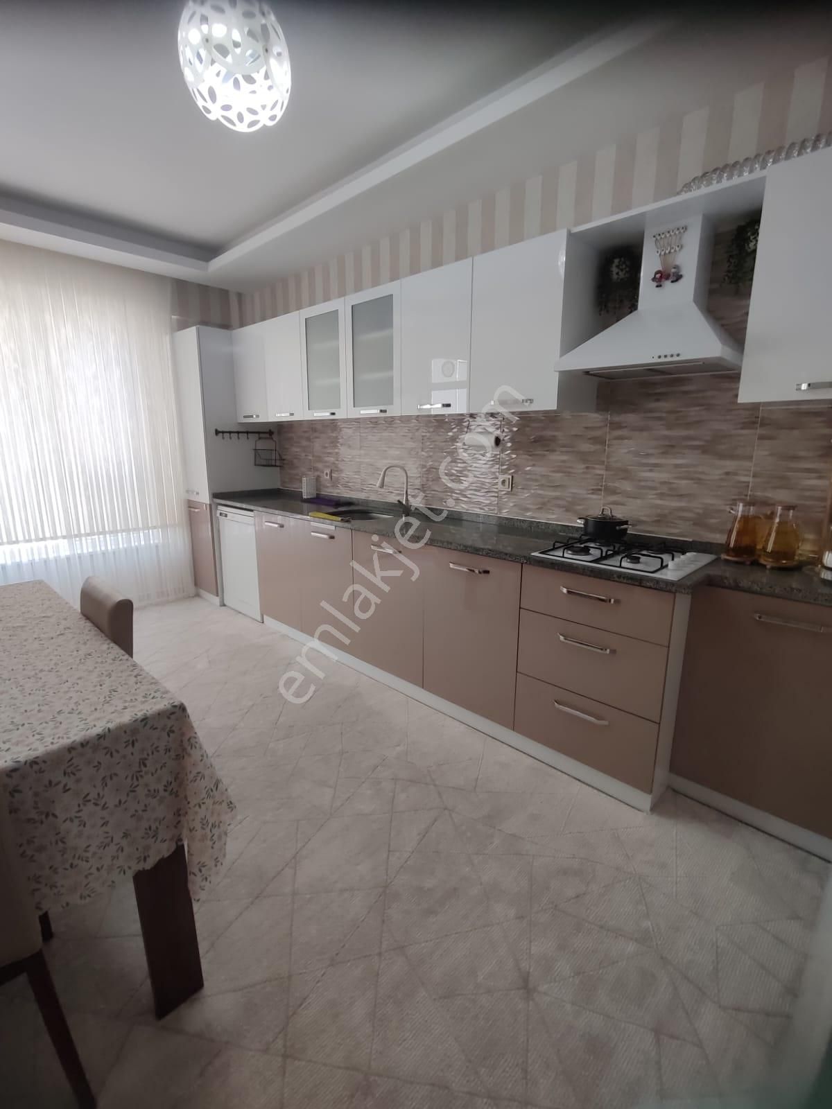 Erenler Mah. Satılık 3+1 Arakat Daire Başakşehir 2.etap Konutları Borçsuz