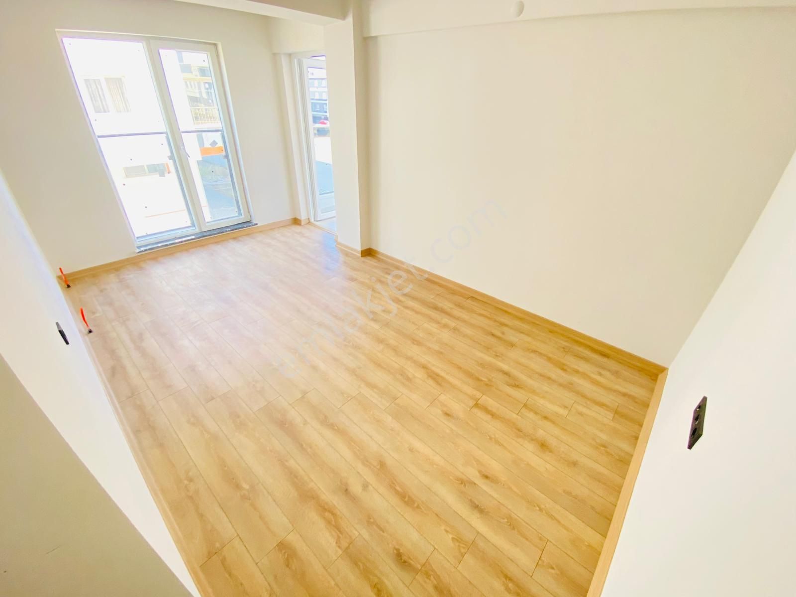 Sıfır İskanlı Köşe Başı Yüksek Kredili İşçilik Harikası 3+1 - Görsel 16