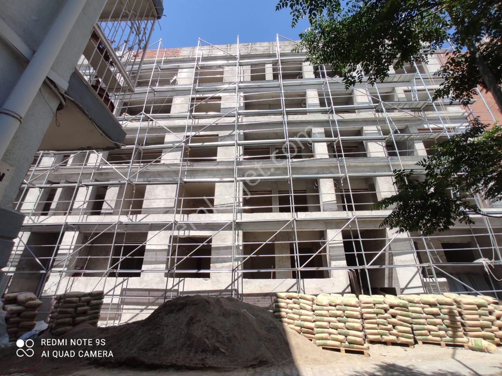 Karşıyaka Bahariye'de Satılık Lüx 2+1 Daire