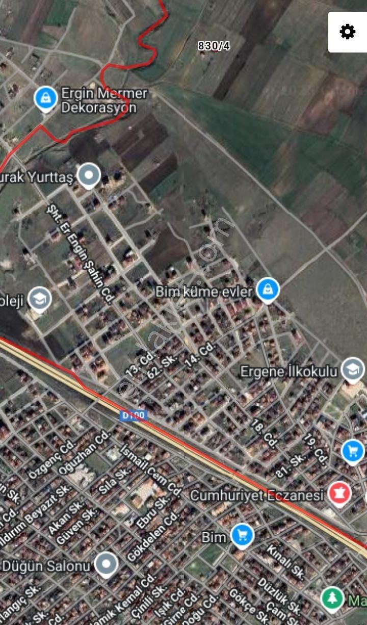 Ergene Cumhuriyet 350 M2 Tek Tapu Emsallerin Altında Merkezde Fırsat Arsa
