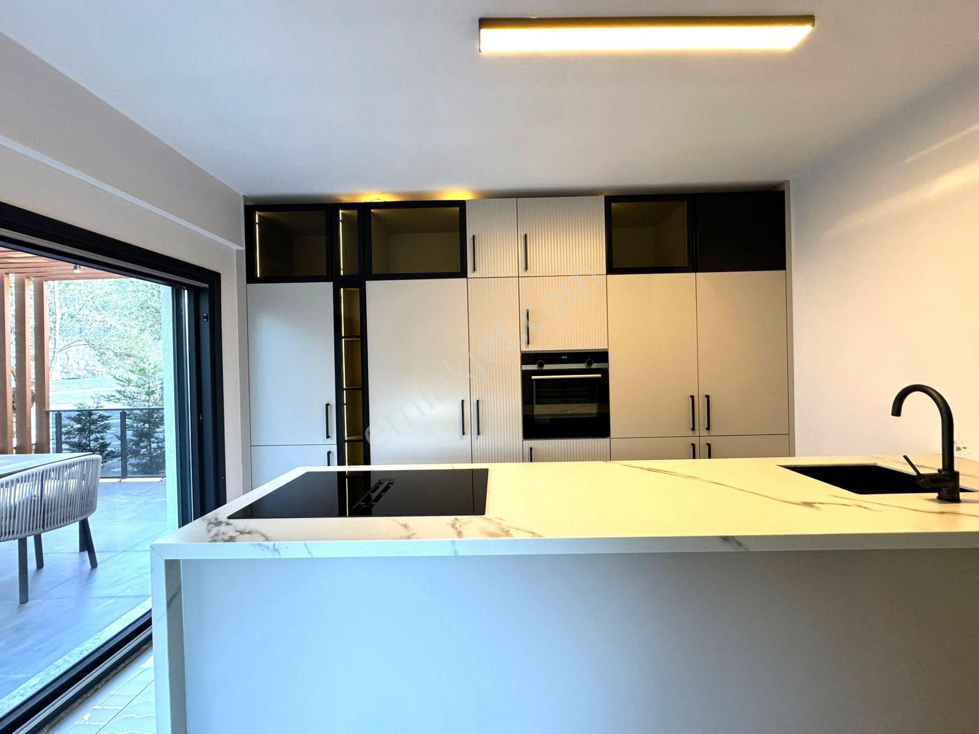 Güre'de,doğa Ve Deniz Manzaralı, Şık Tasarımlı, 5+1 Loft Villa - Görsel 19