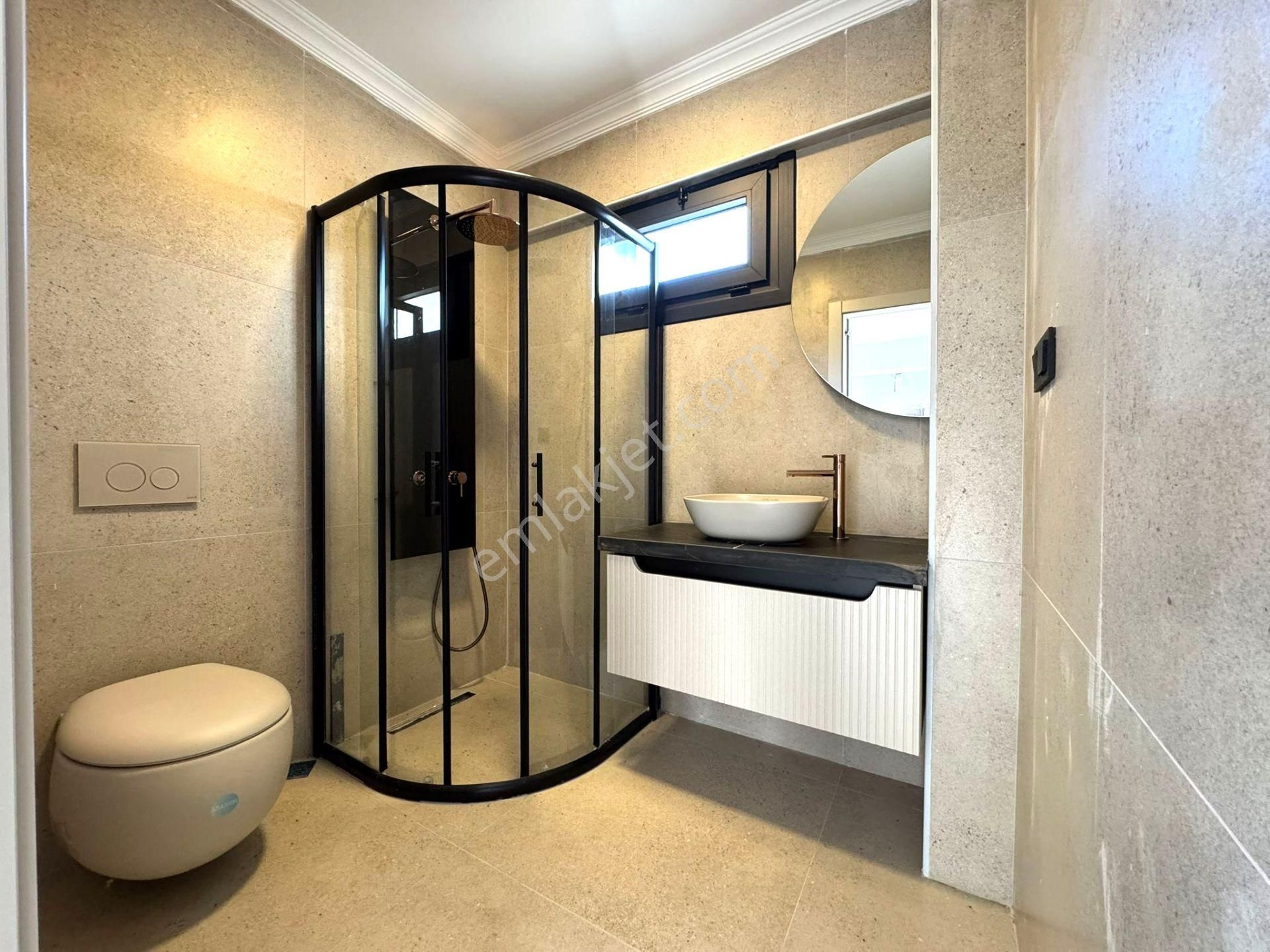 Güre'de,doğa Ve Deniz Manzaralı, Şık Tasarımlı, 5+1 Loft Villa - Görsel 23