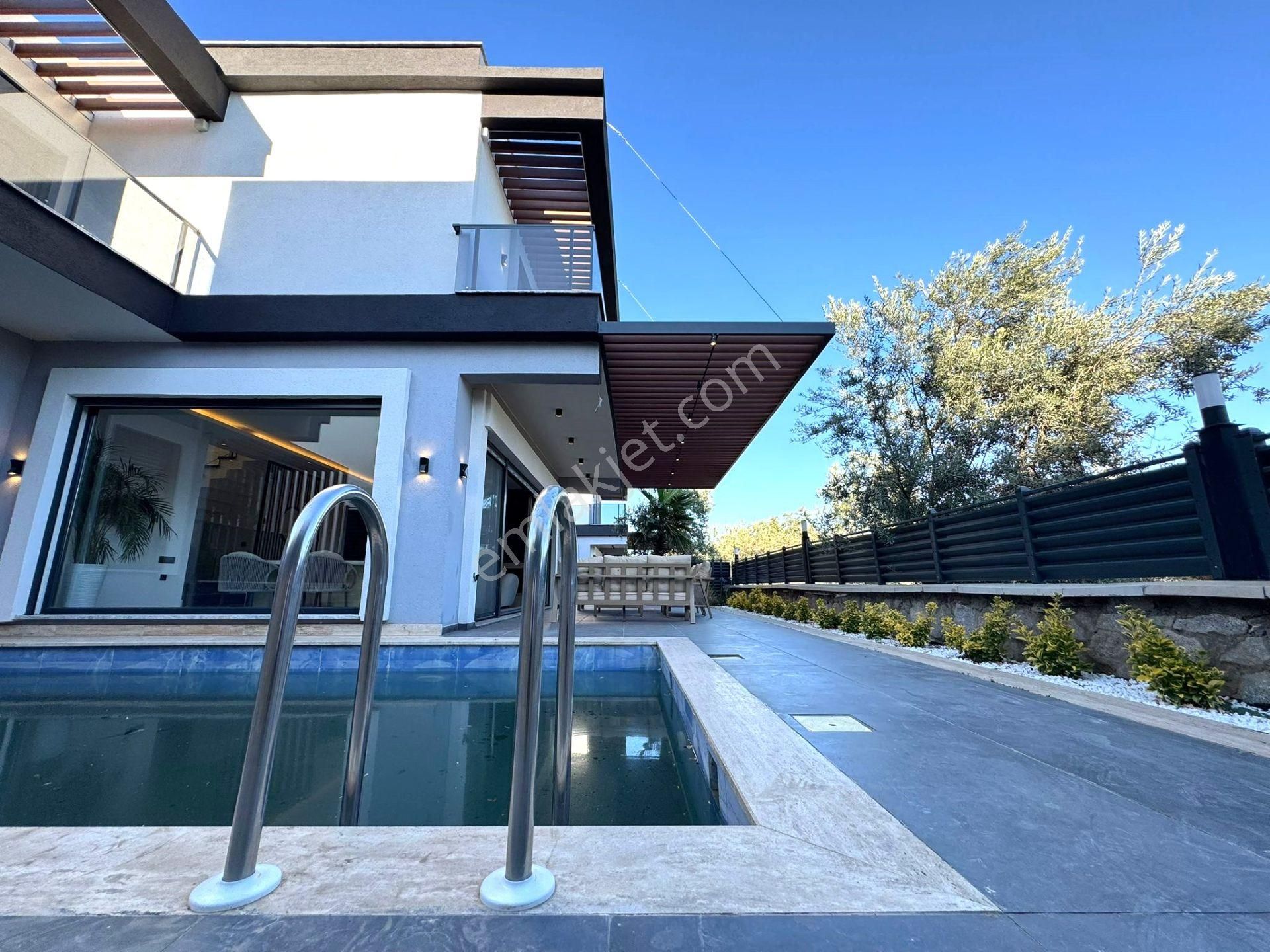 Güre'de,doğa Ve Deniz Manzaralı, Şık Tasarımlı, 5+1 Loft Villa - Görsel 5