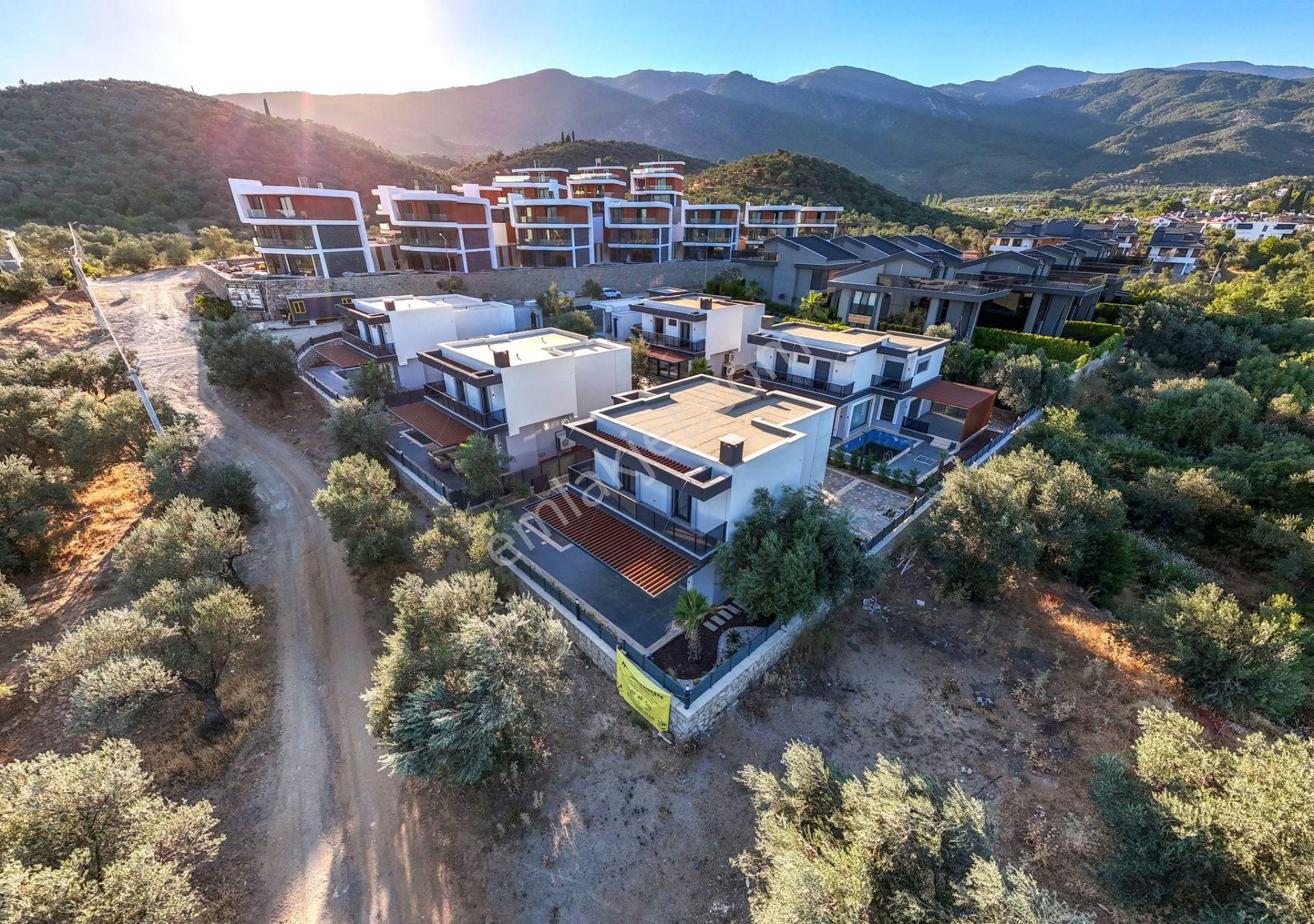 Güre'de,doğa Ve Deniz Manzaralı, Şık Tasarımlı, 5+1 Loft Villa - Görsel 45