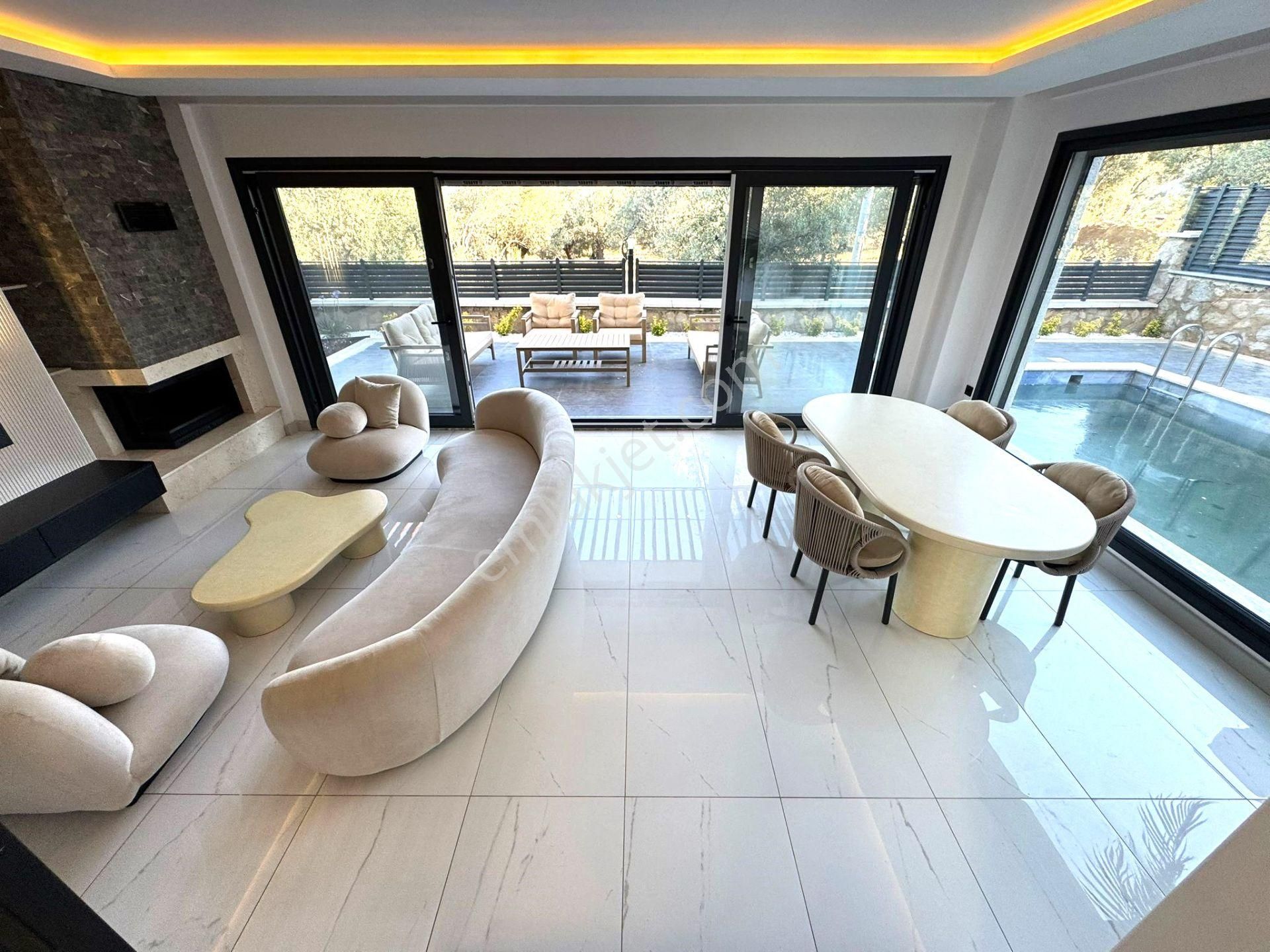 Güre'de,doğa Ve Deniz Manzaralı, Şık Tasarımlı, 5+1 Loft Villa - Görsel 15