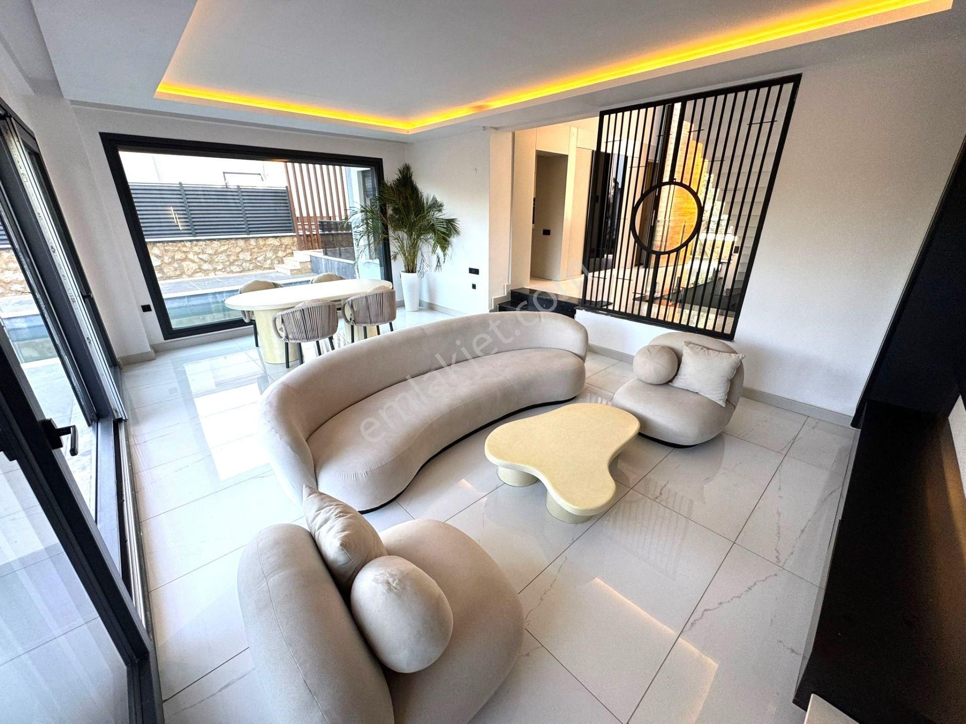 Güre'de,doğa Ve Deniz Manzaralı, Şık Tasarımlı, 5+1 Loft Villa - Görsel 11
