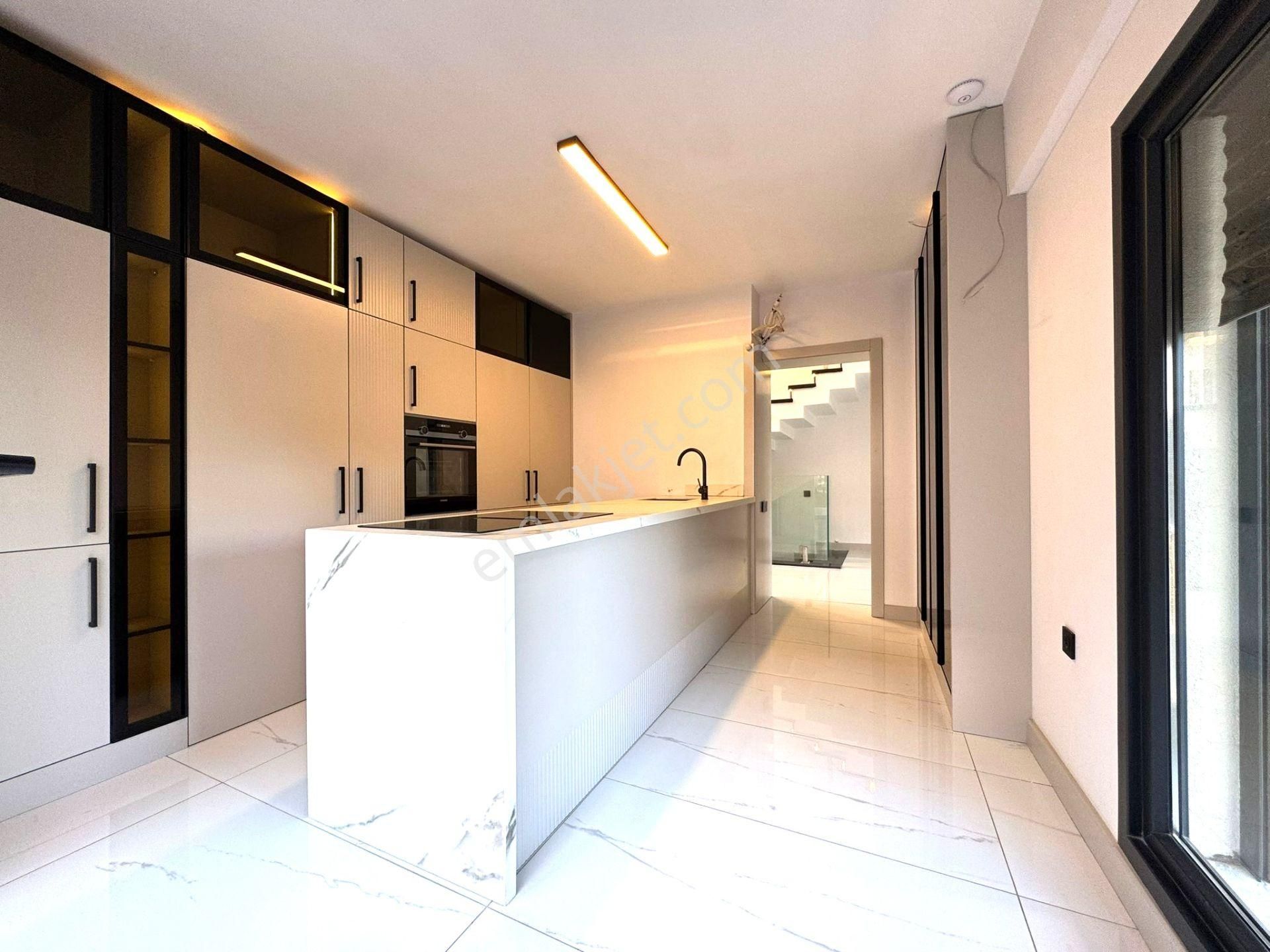 Güre'de,doğa Ve Deniz Manzaralı, Şık Tasarımlı, 5+1 Loft Villa - Görsel 20