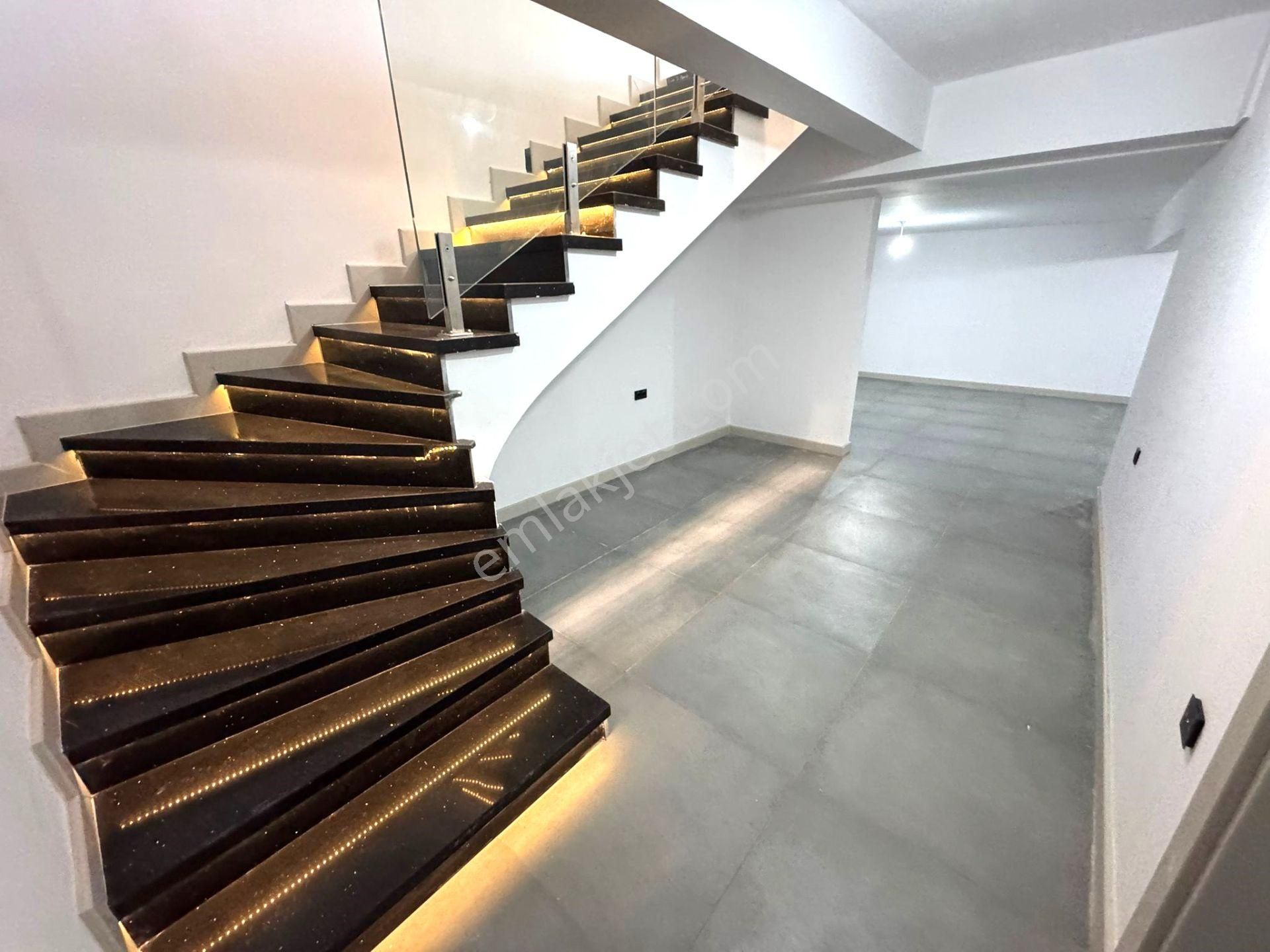 Güre'de,doğa Ve Deniz Manzaralı, Şık Tasarımlı, 5+1 Loft Villa - Görsel 22