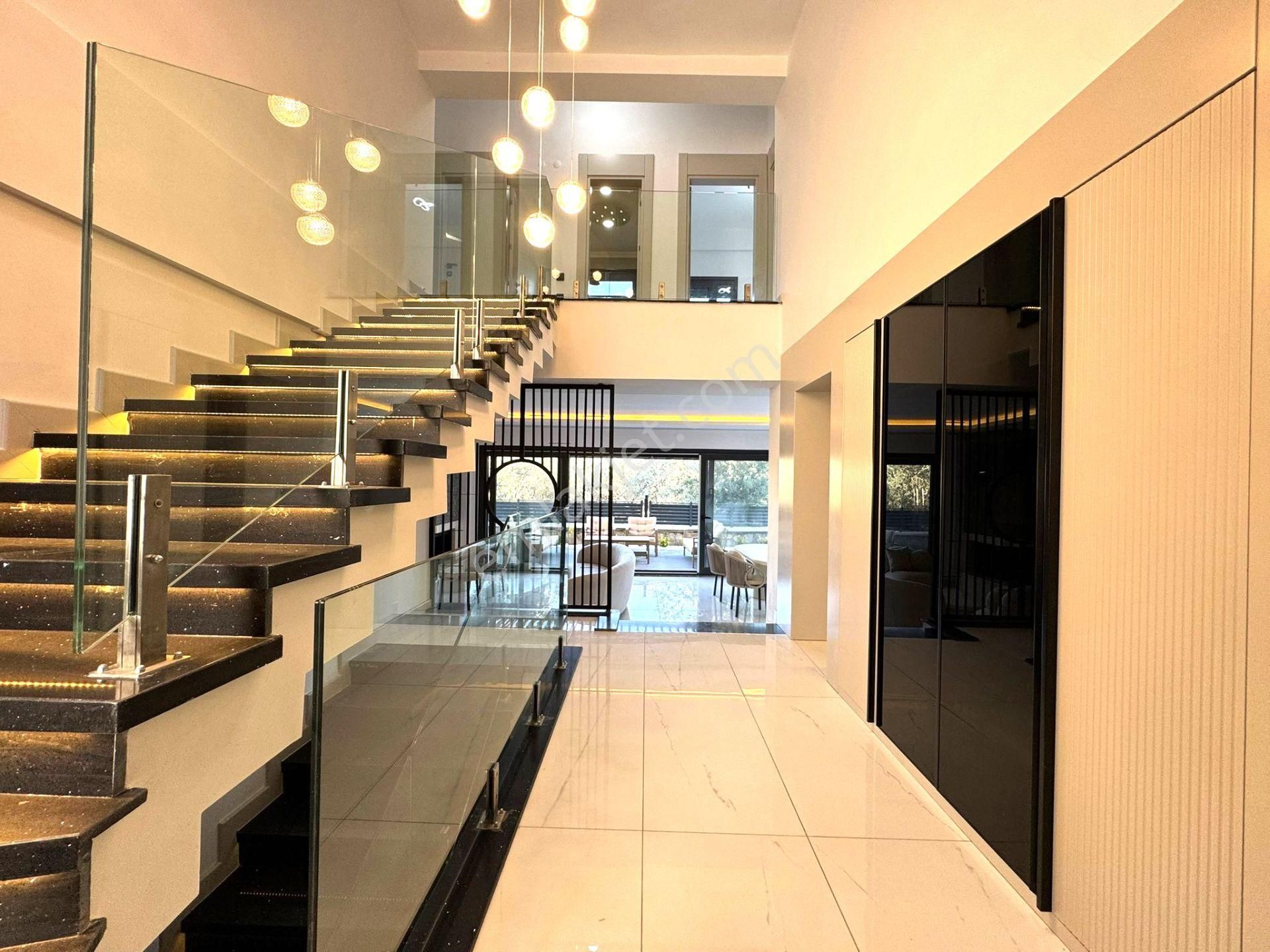 Güre'de,doğa Ve Deniz Manzaralı, Şık Tasarımlı, 5+1 Loft Villa - Görsel 40