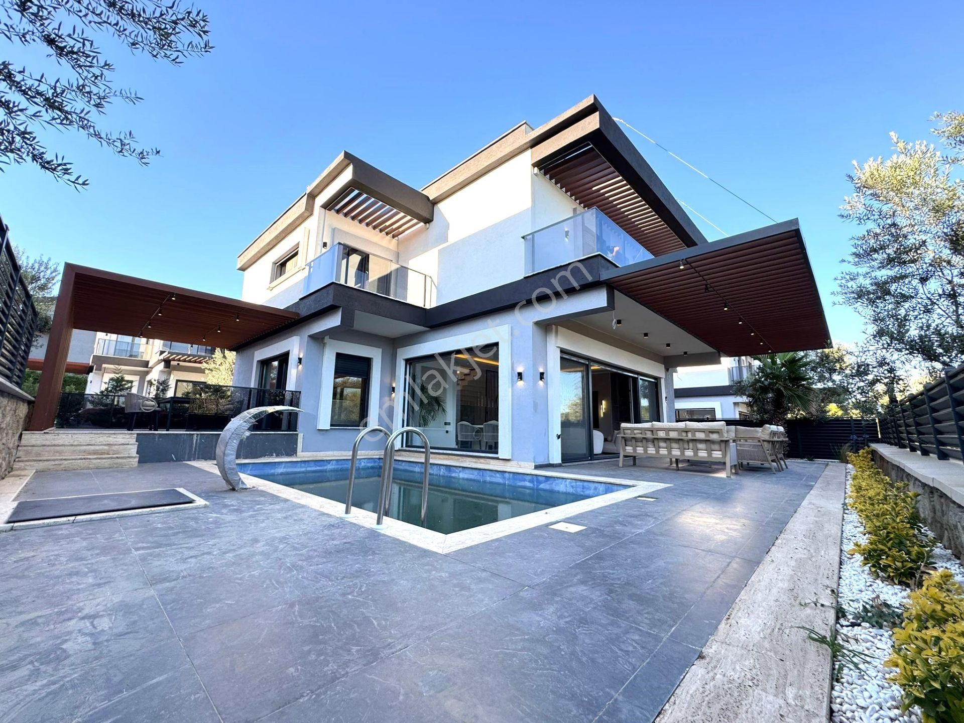 Güre'de,doğa Ve Deniz Manzaralı, Şık Tasarımlı, 5+1 Loft Villa - Görsel 44