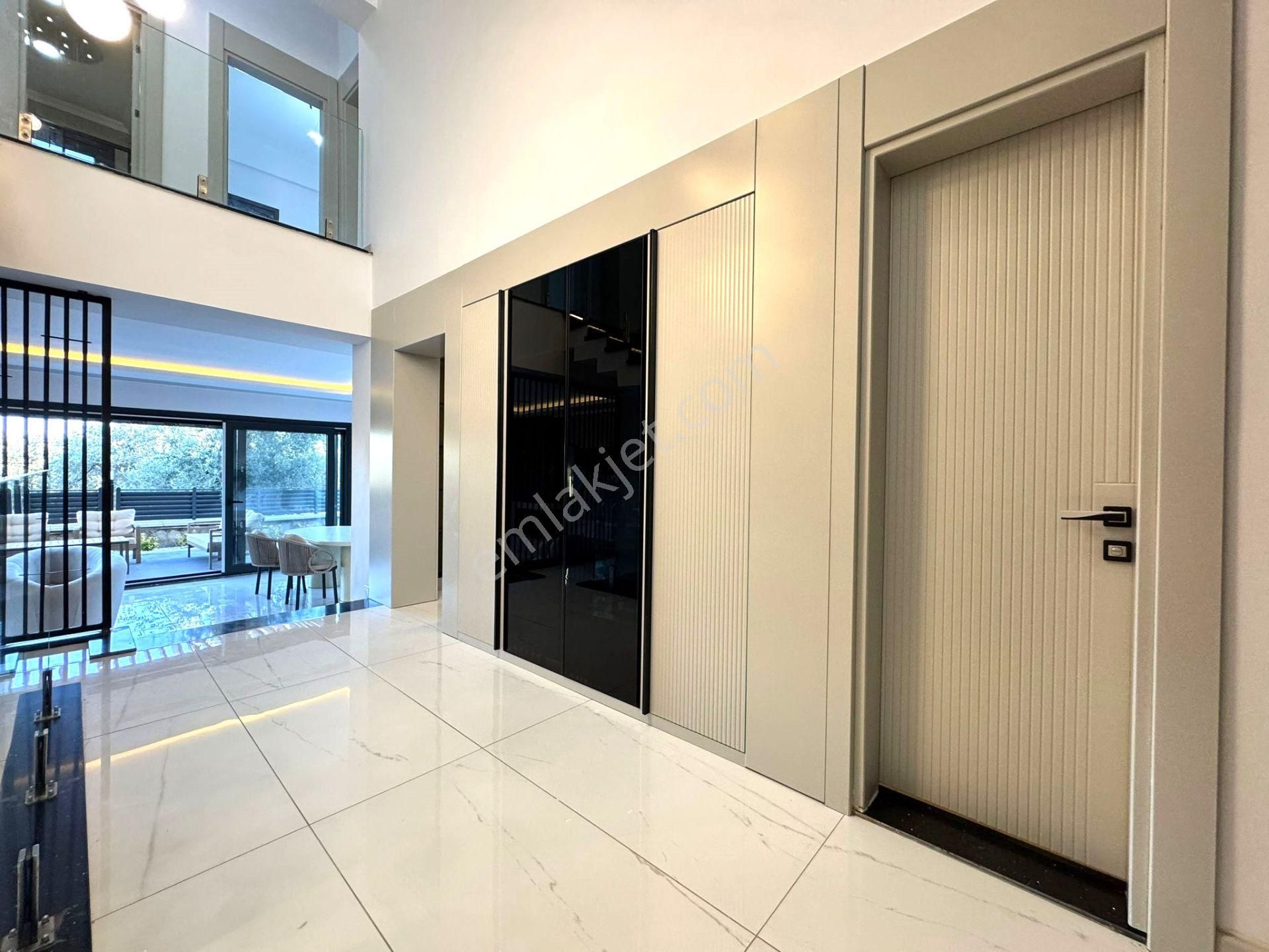 Güre'de,doğa Ve Deniz Manzaralı, Şık Tasarımlı, 5+1 Loft Villa - Görsel 9