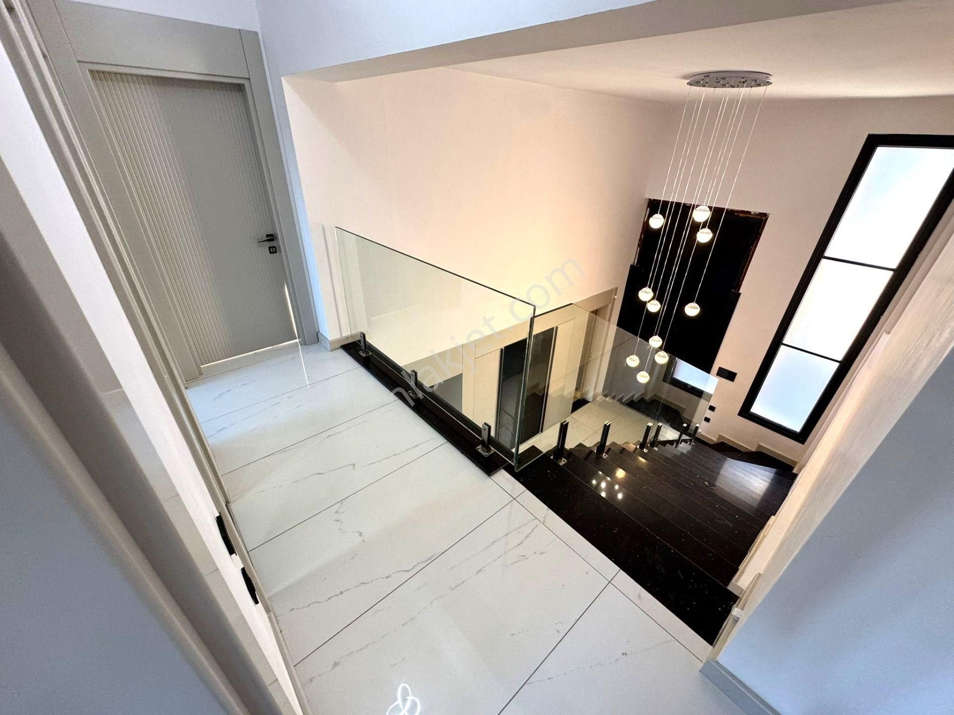 Güre'de,doğa Ve Deniz Manzaralı, Şık Tasarımlı, 5+1 Loft Villa - Görsel 31