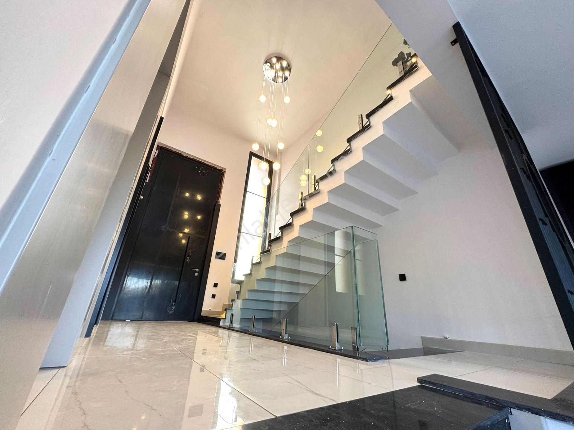 Güre'de,doğa Ve Deniz Manzaralı, Şık Tasarımlı, 5+1 Loft Villa - Görsel 8