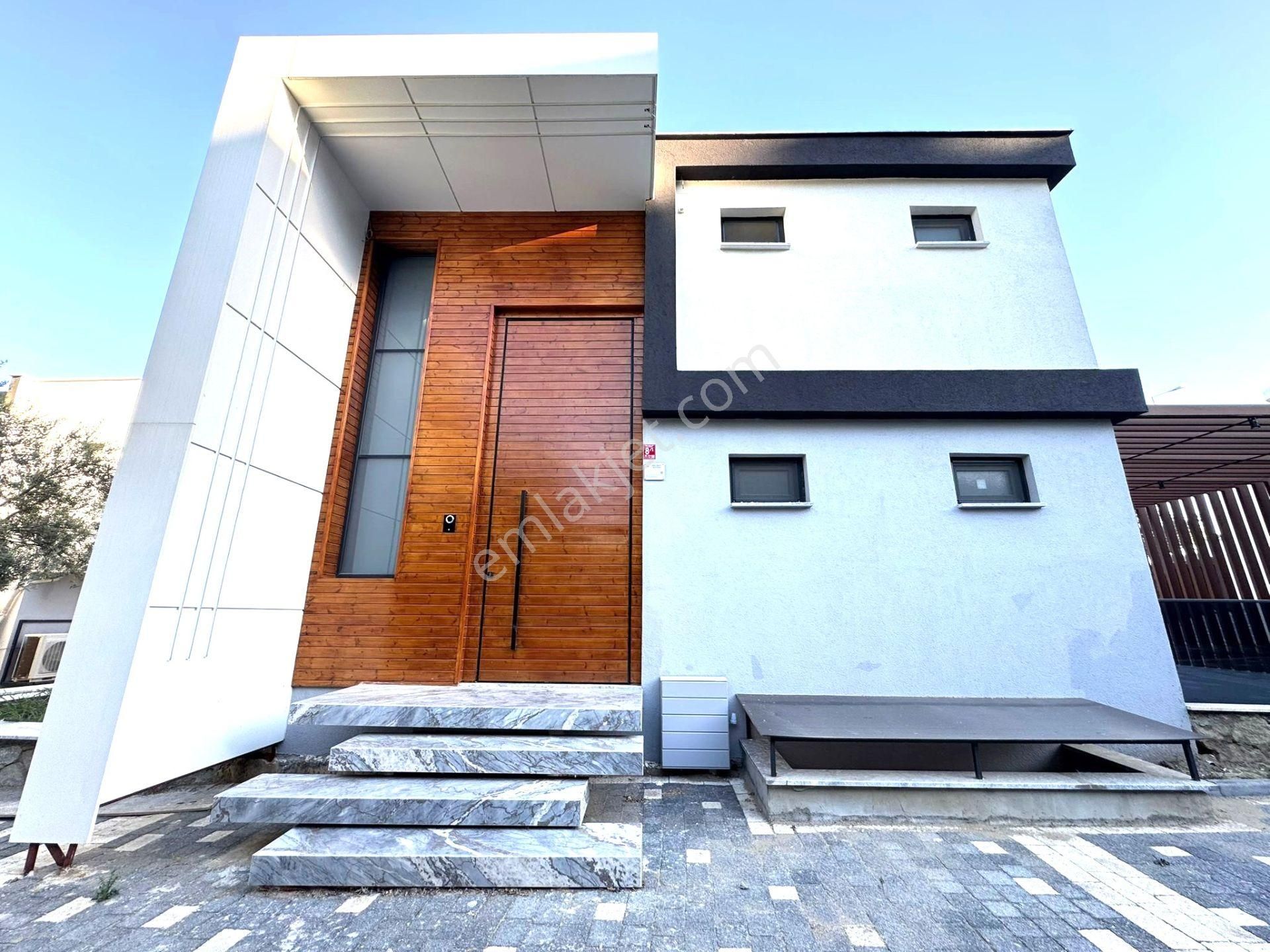 Güre'de,doğa Ve Deniz Manzaralı, Şık Tasarımlı, 5+1 Loft Villa - Görsel 6